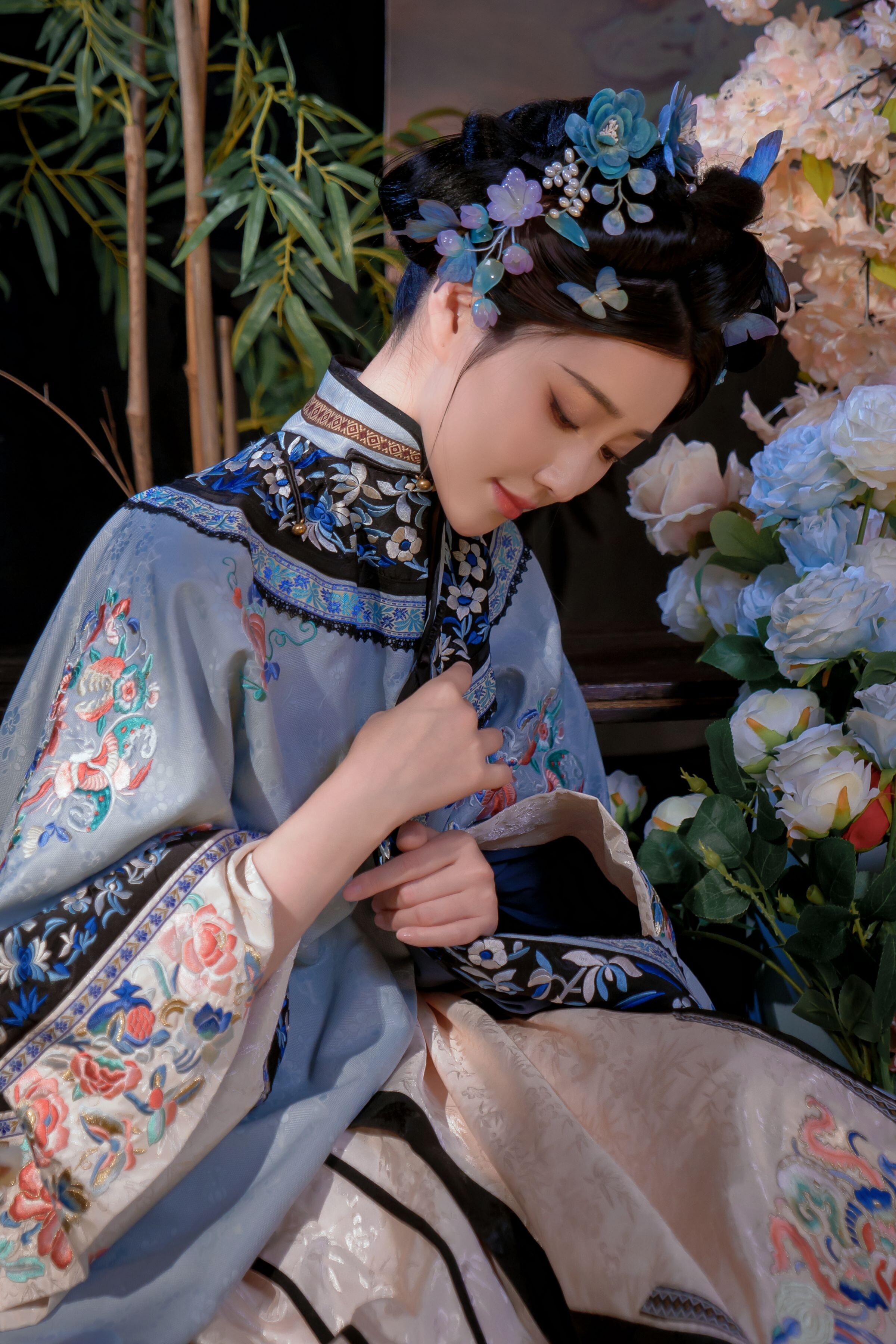 Niên Niên - Sơ Lan Lăng