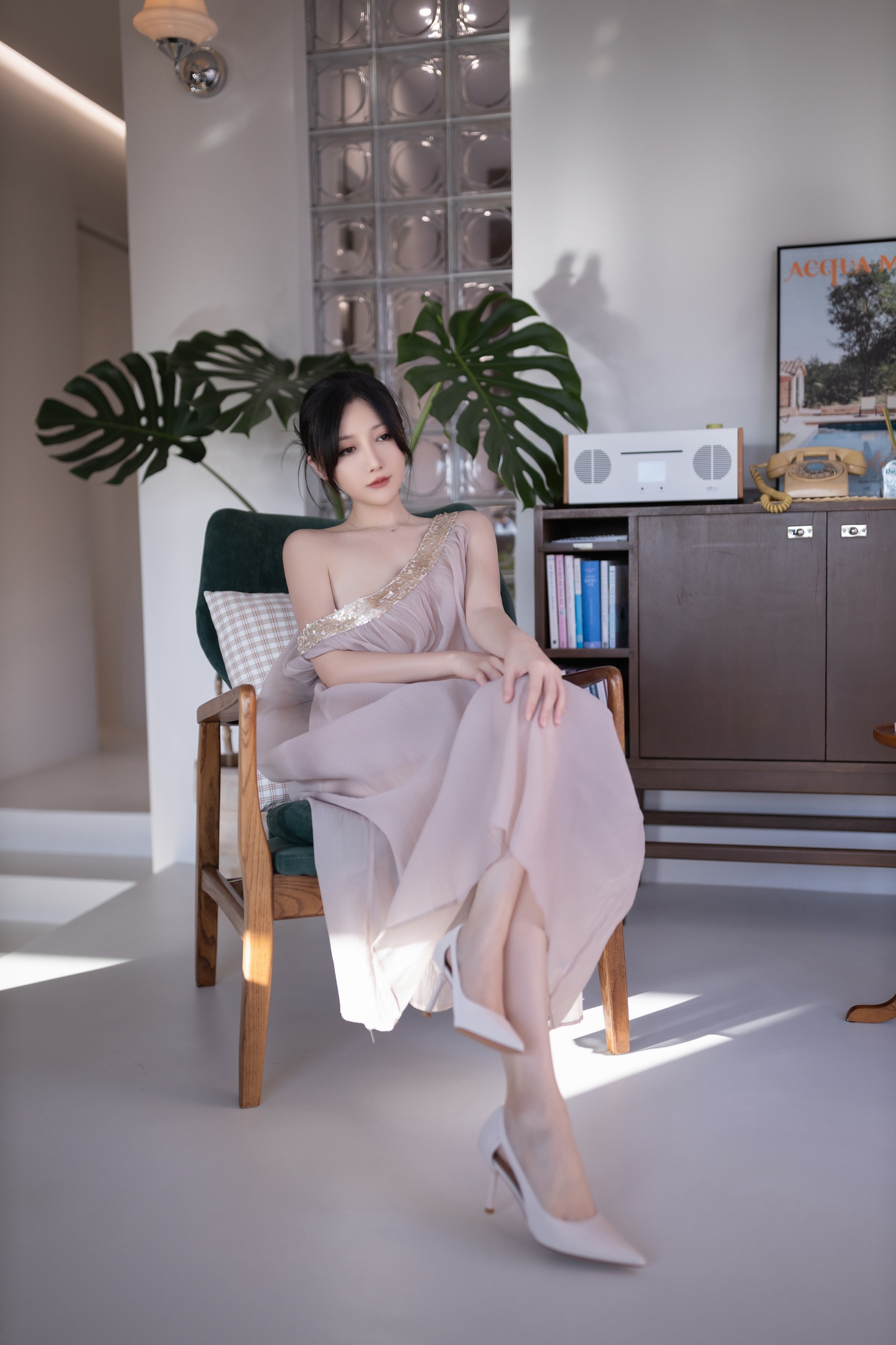 鱼子酱Fish - 抹胸女人 101P