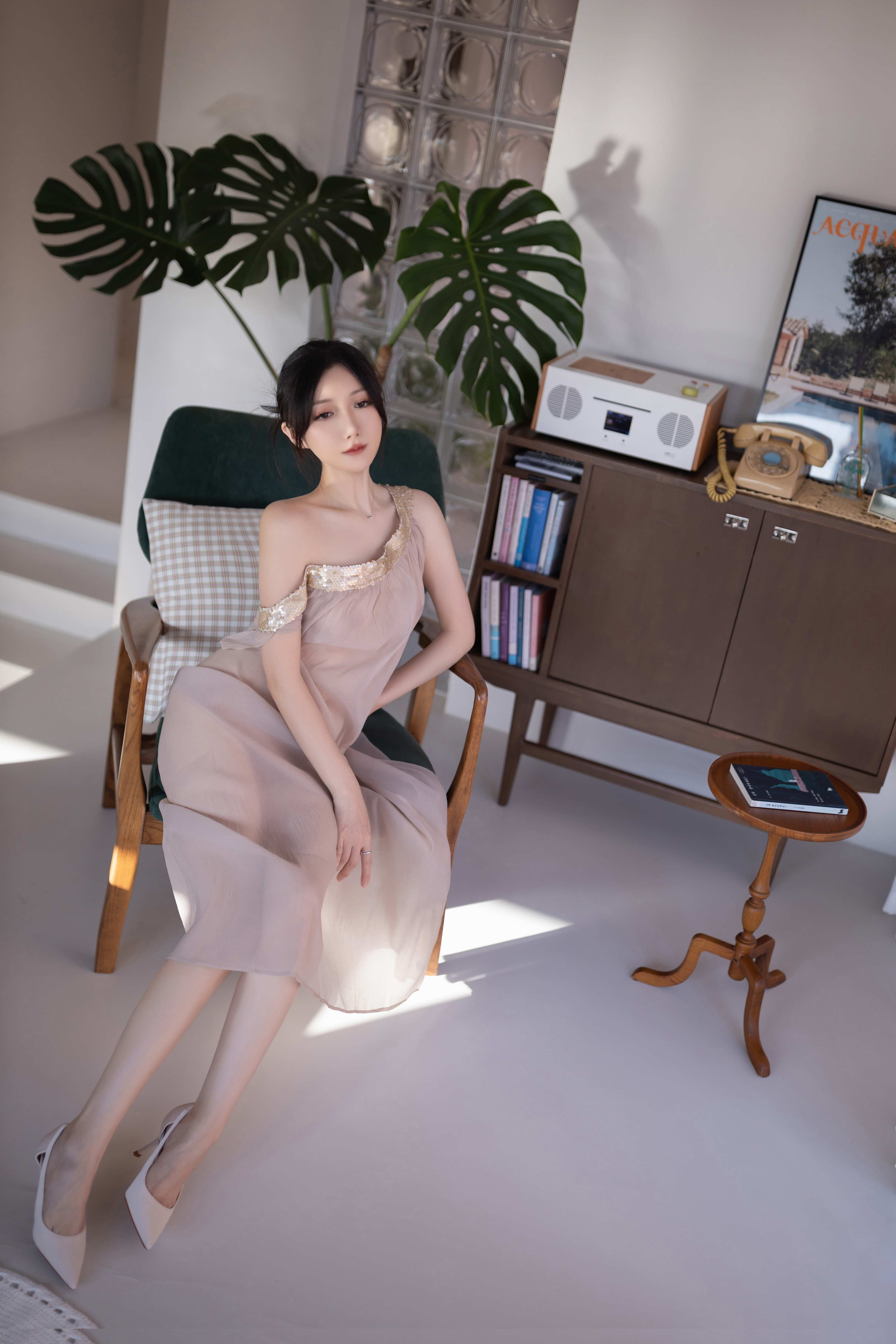 鱼子酱Fish - 抹胸女人 101P