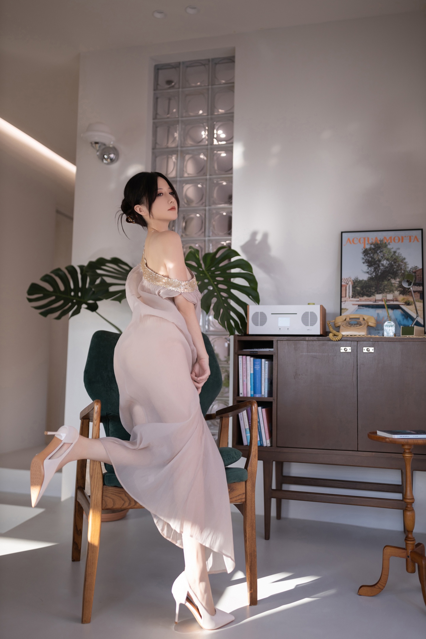 鱼子酱Fish - 抹胸女人 101P