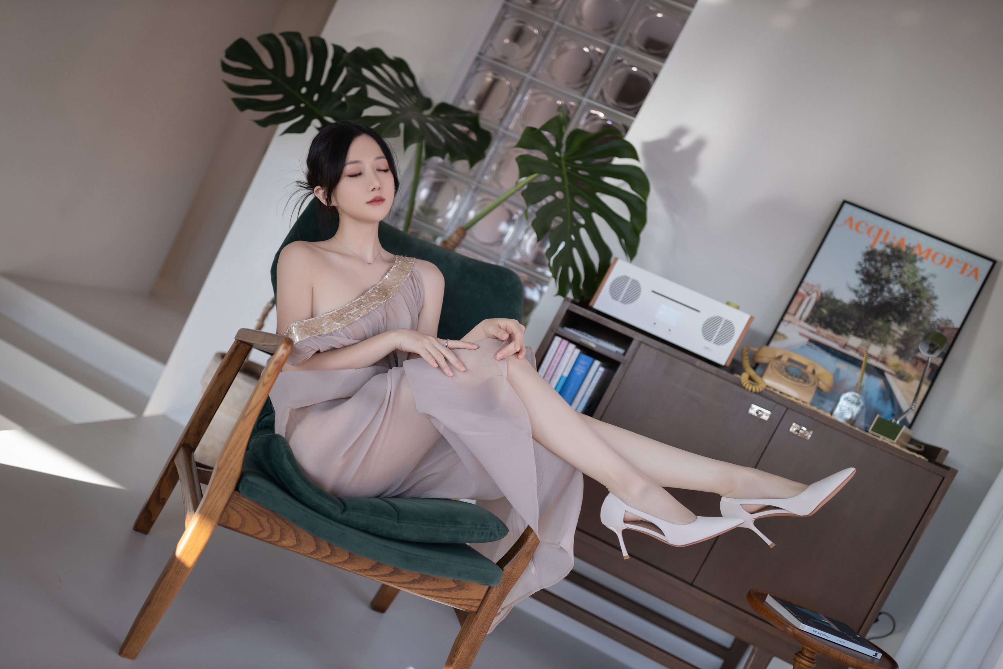 鱼子酱Fish - 抹胸女人 101P