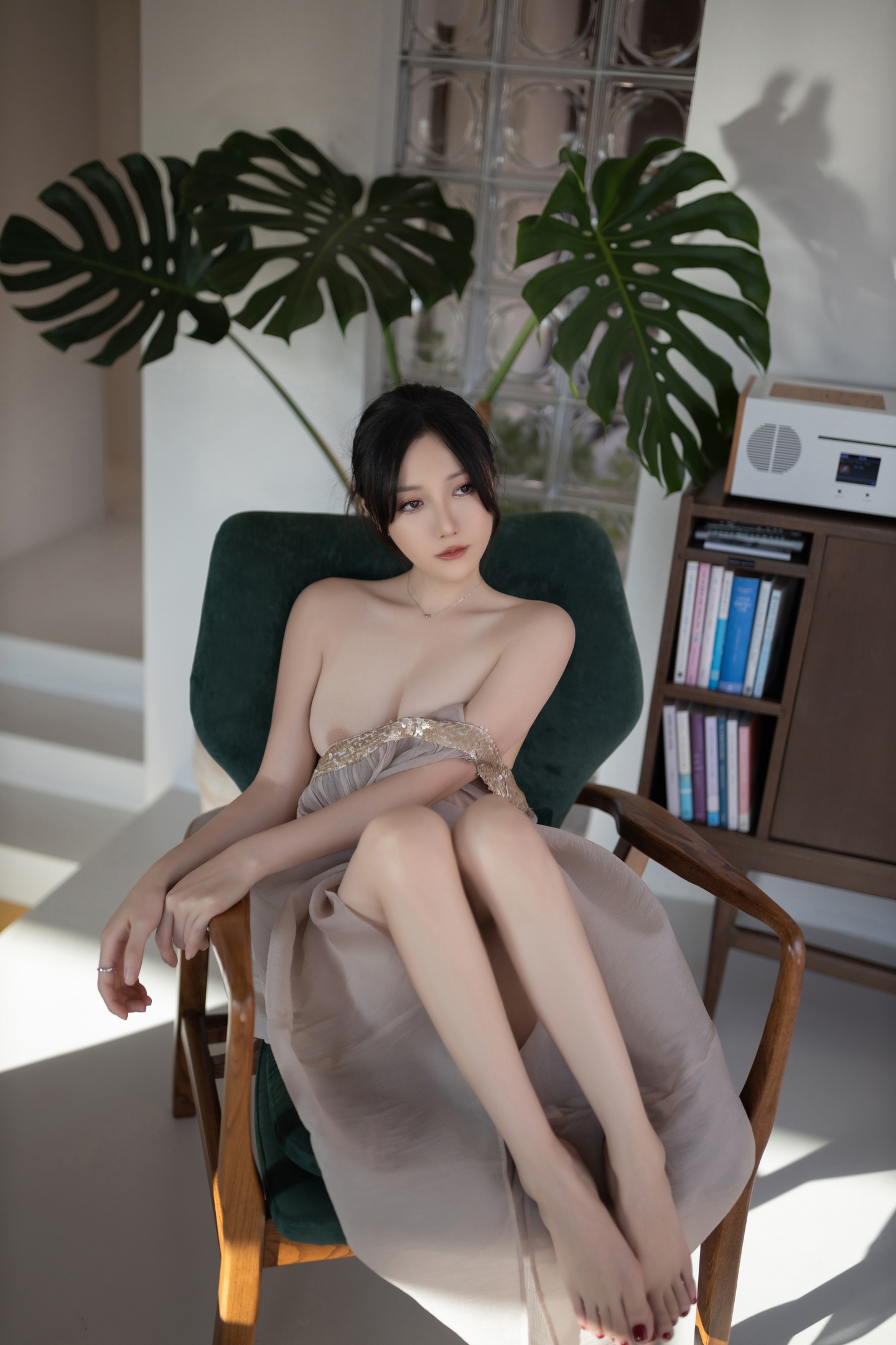 鱼子酱Fish - 抹胸女人 101P