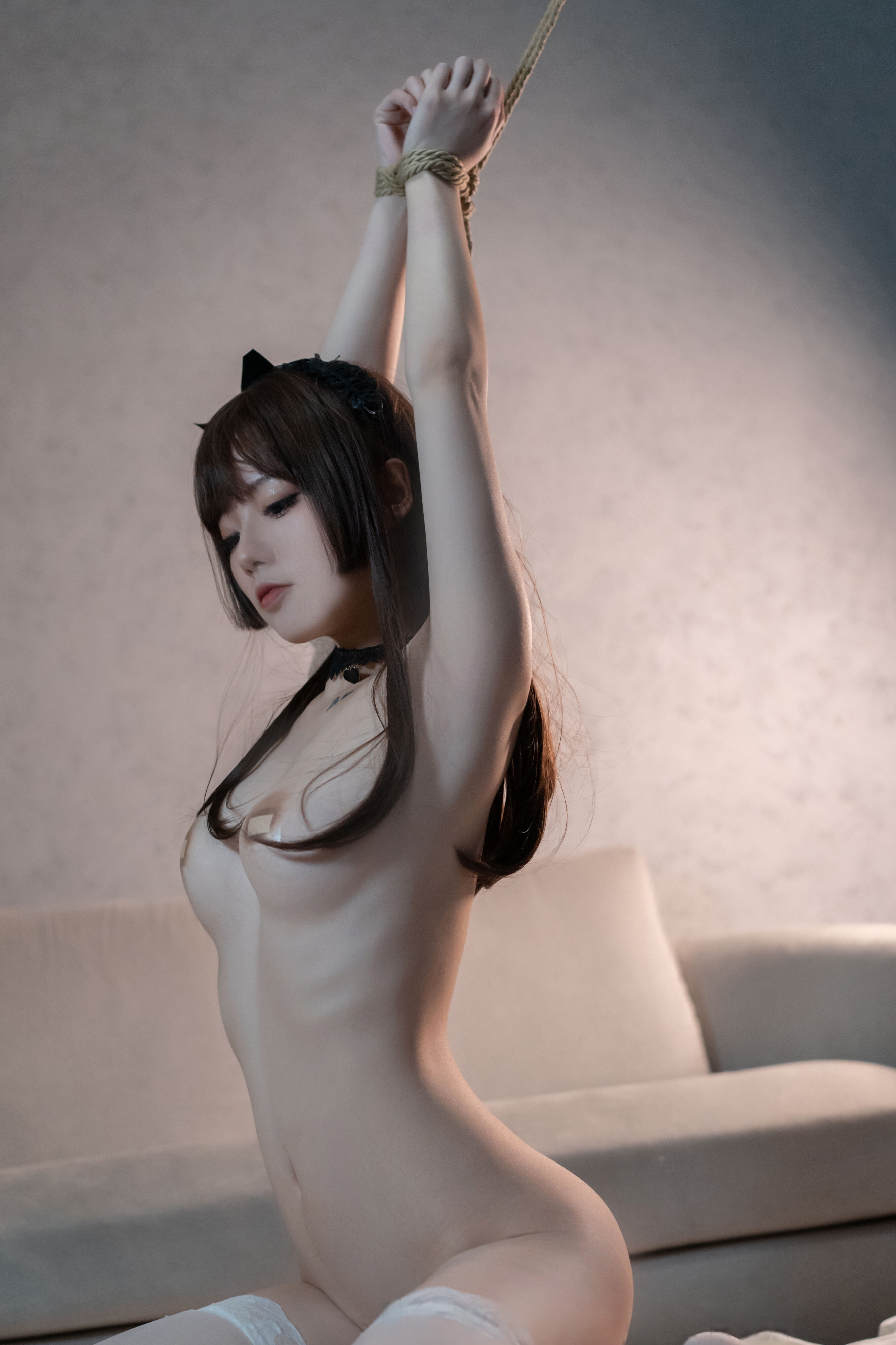 桃良阿宅 - 黒白のスカート