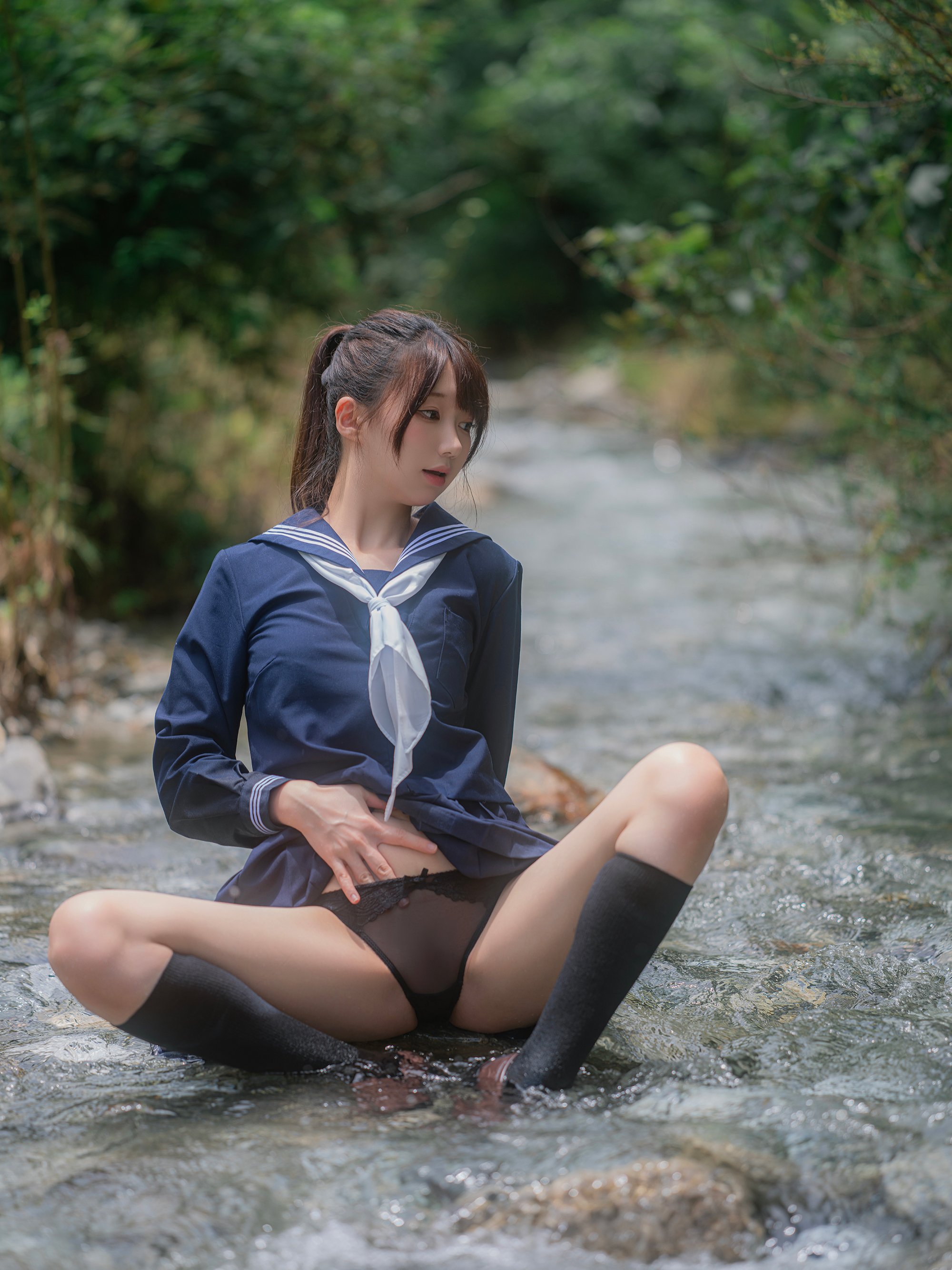 NAGISA Monster Meow - Playing with Water in the River