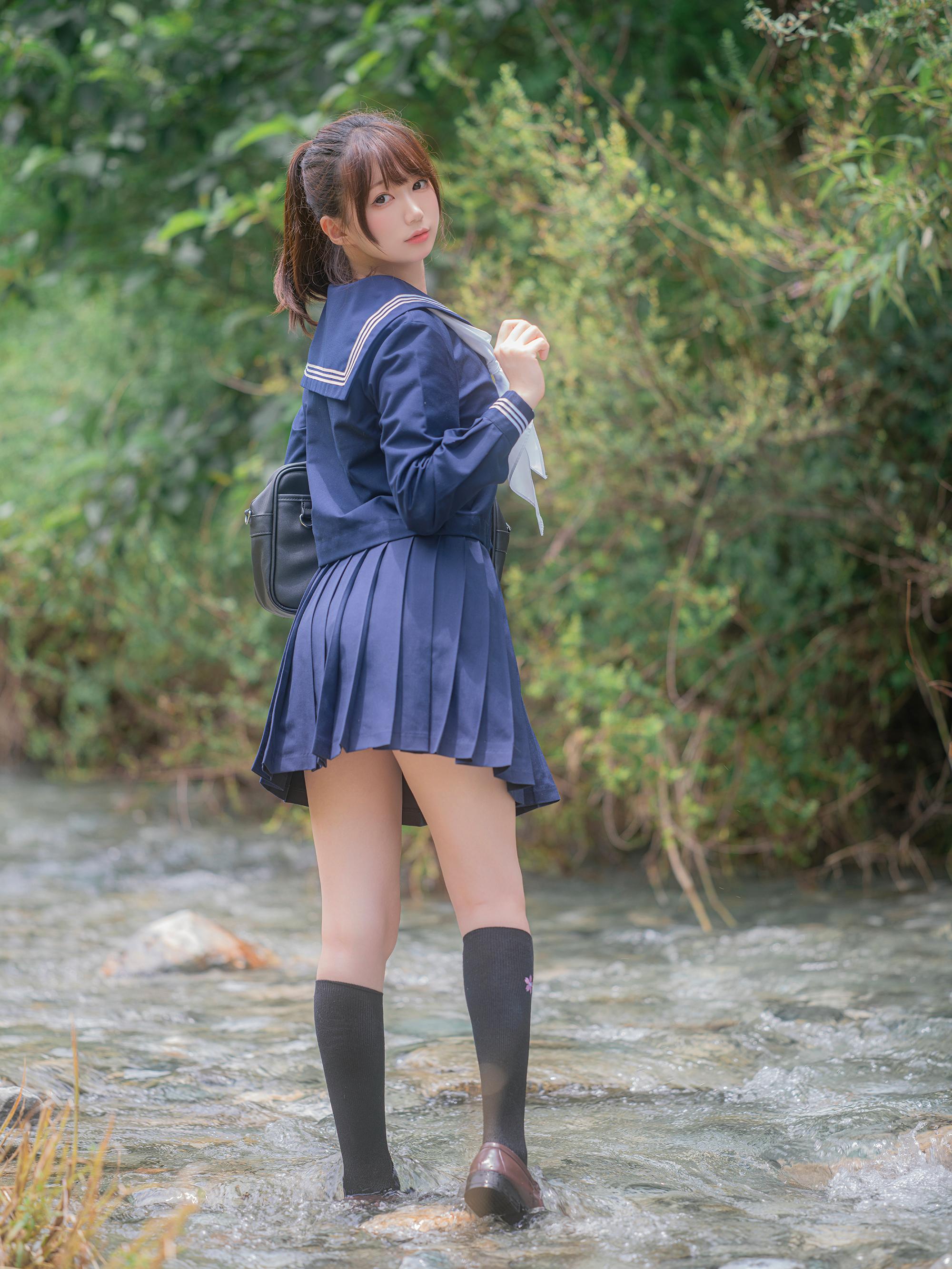 NAGISA Monster Meow - Playing with Water in the River