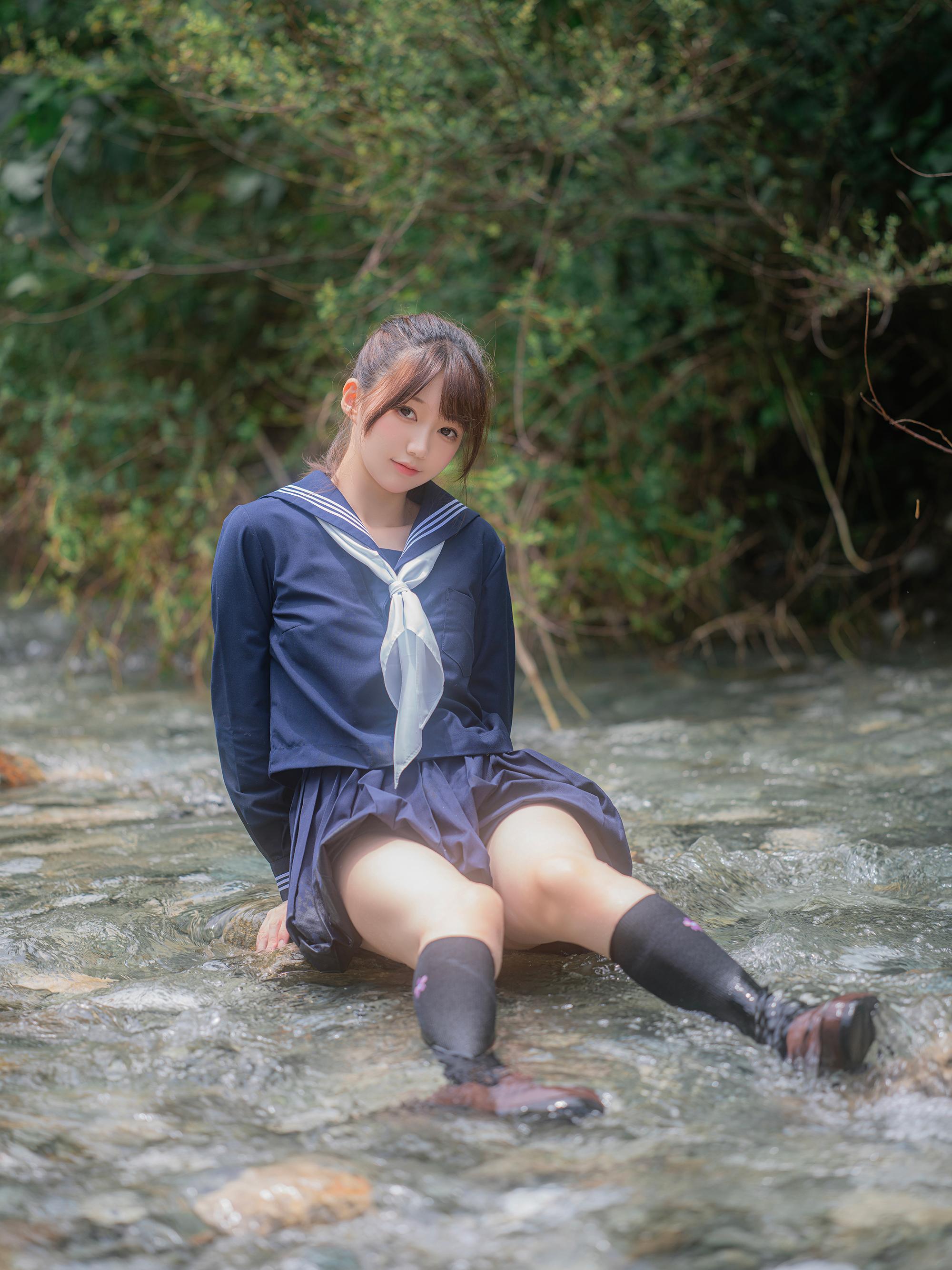 NAGISA Monster Meow - Playing with Water in the River