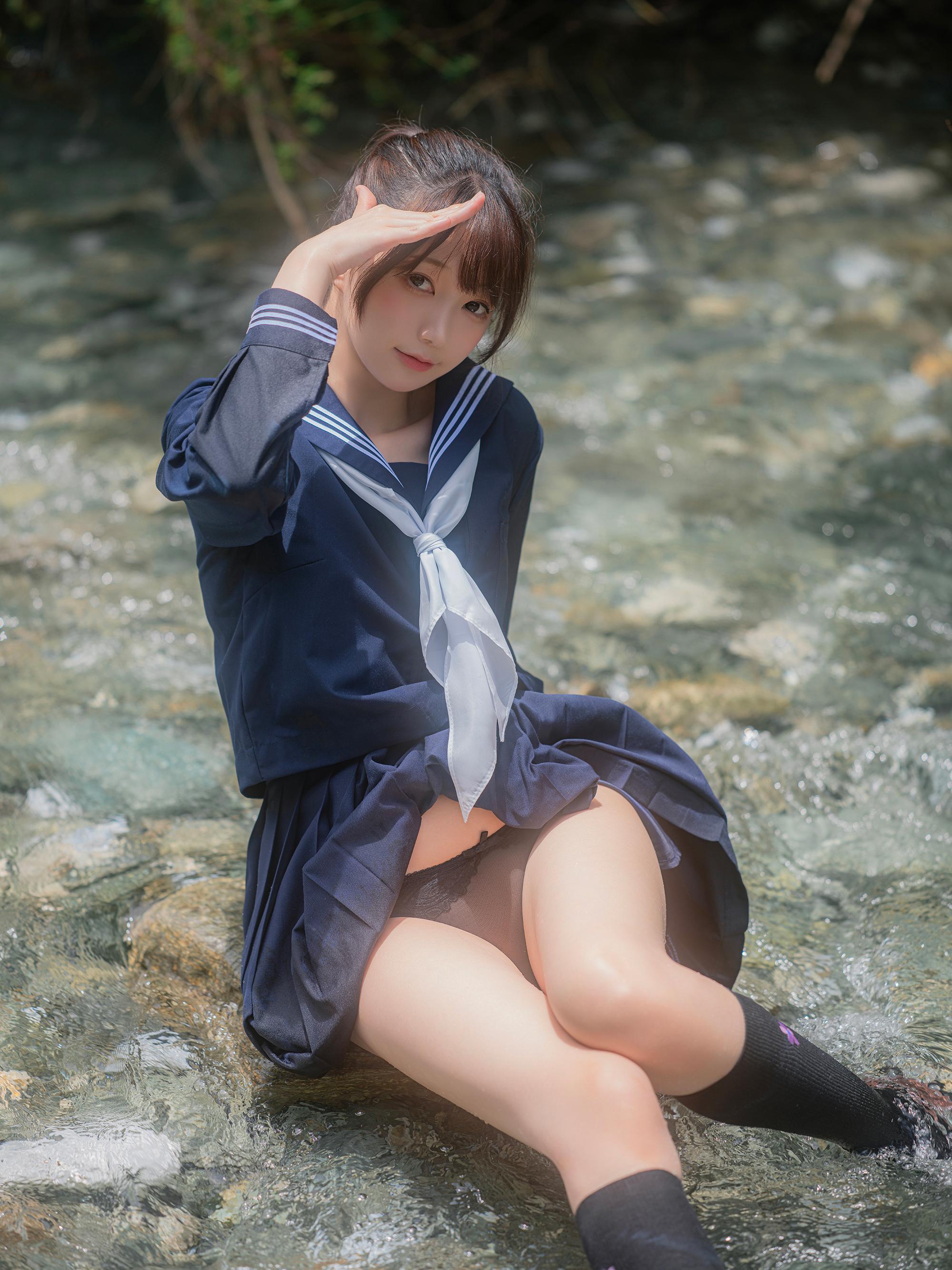 NAGISA Monster Meow - Playing with Water in the River