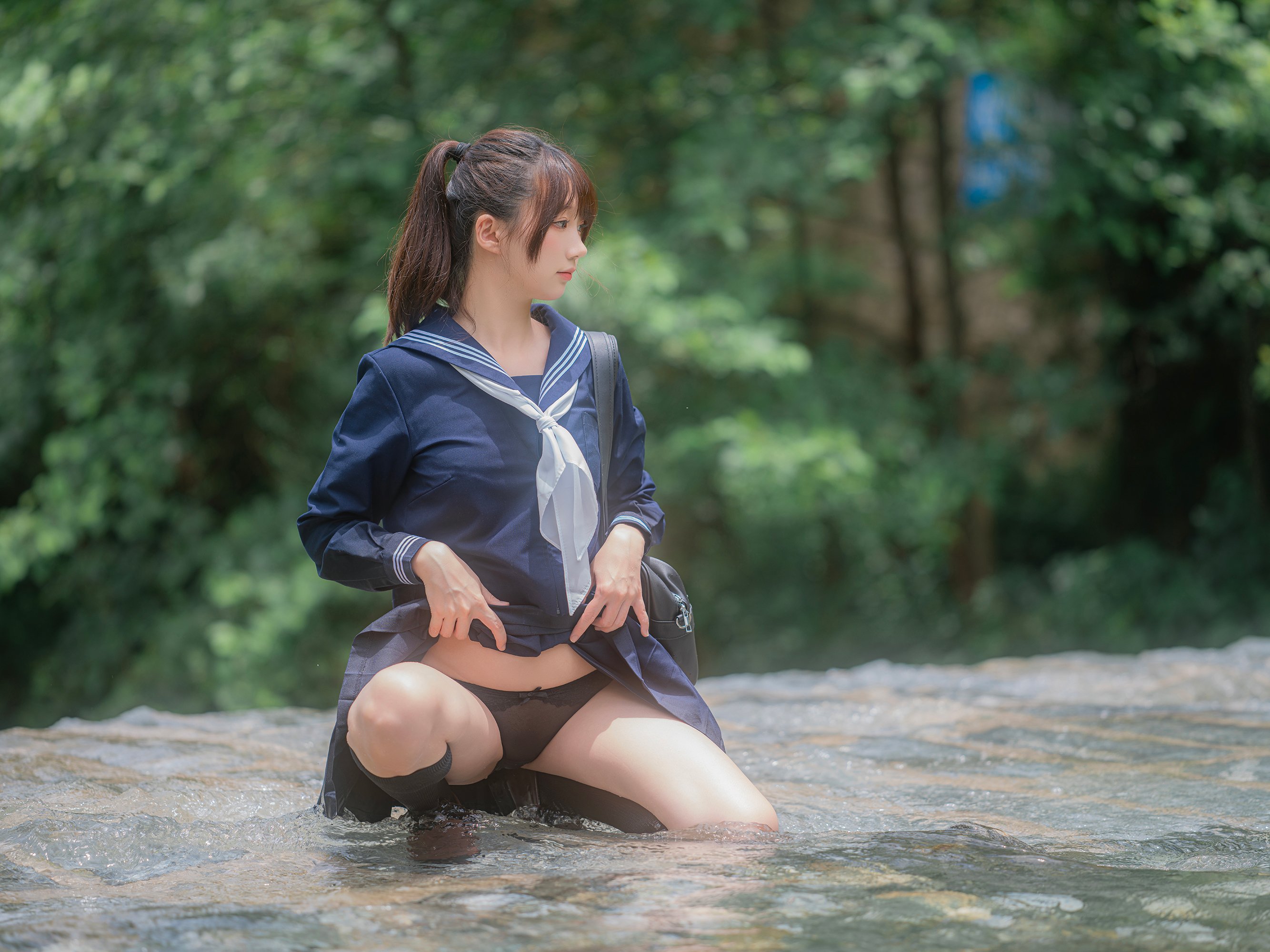 NAGISA Monster Meow - Playing with Water in the River