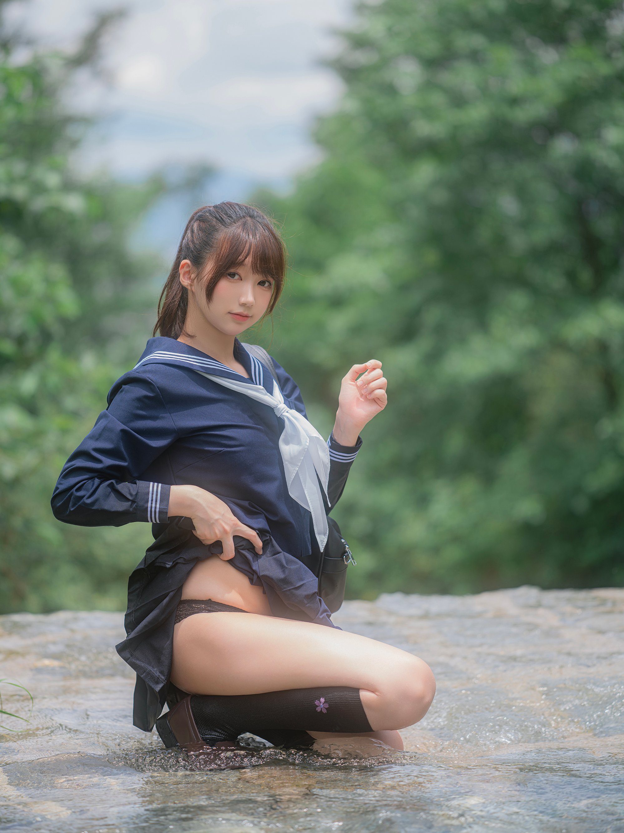NAGISA Monster Meow - Playing with Water in the River