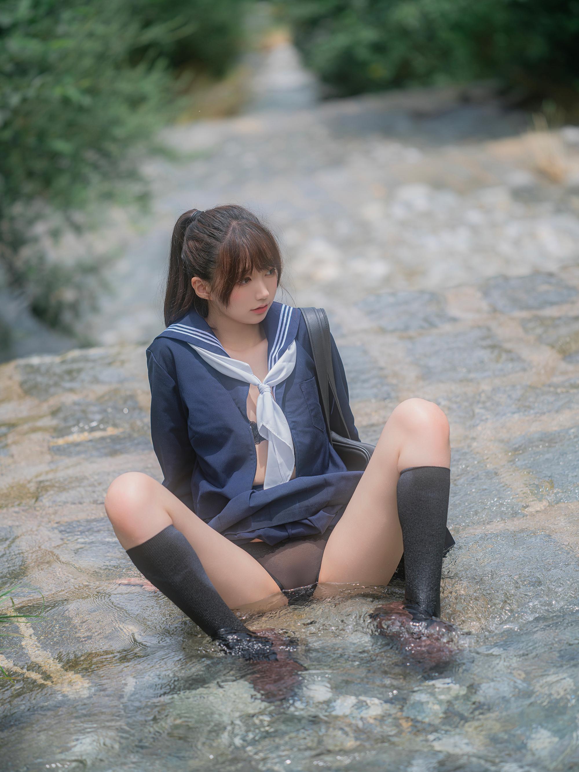 NAGISA Monster Meow - Playing with Water in the River