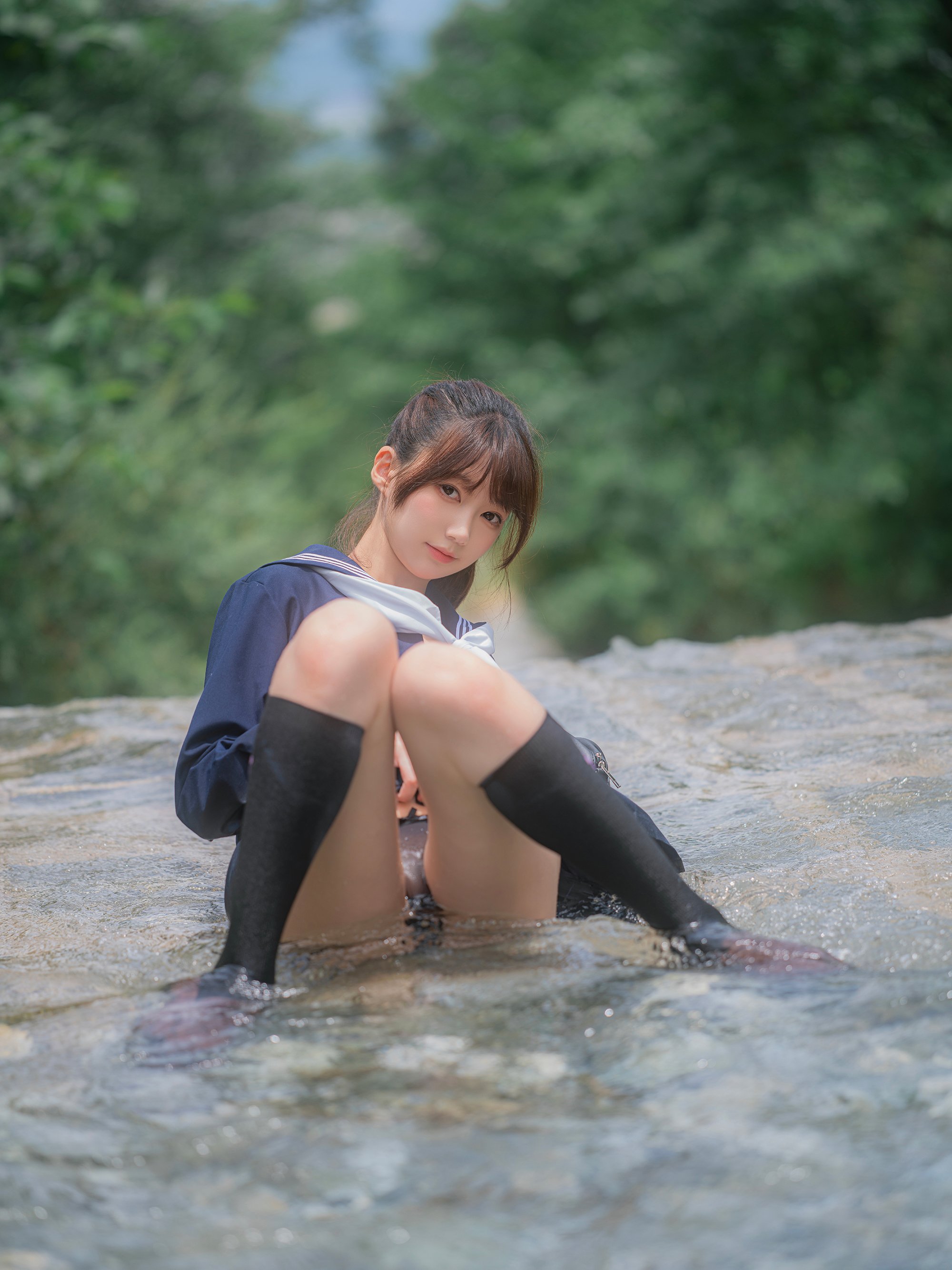 NAGISA Monster Meow - Playing with Water in the River