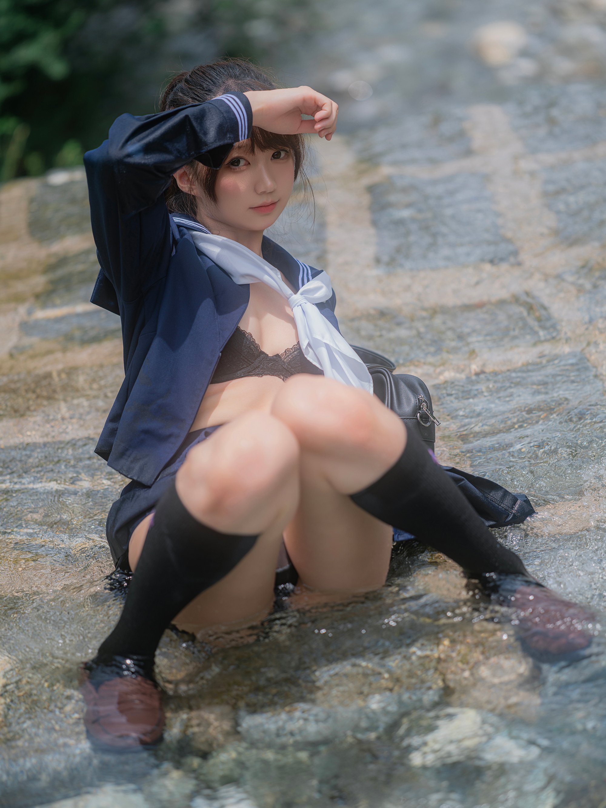 NAGISA Monster Meow - Playing with Water in the River