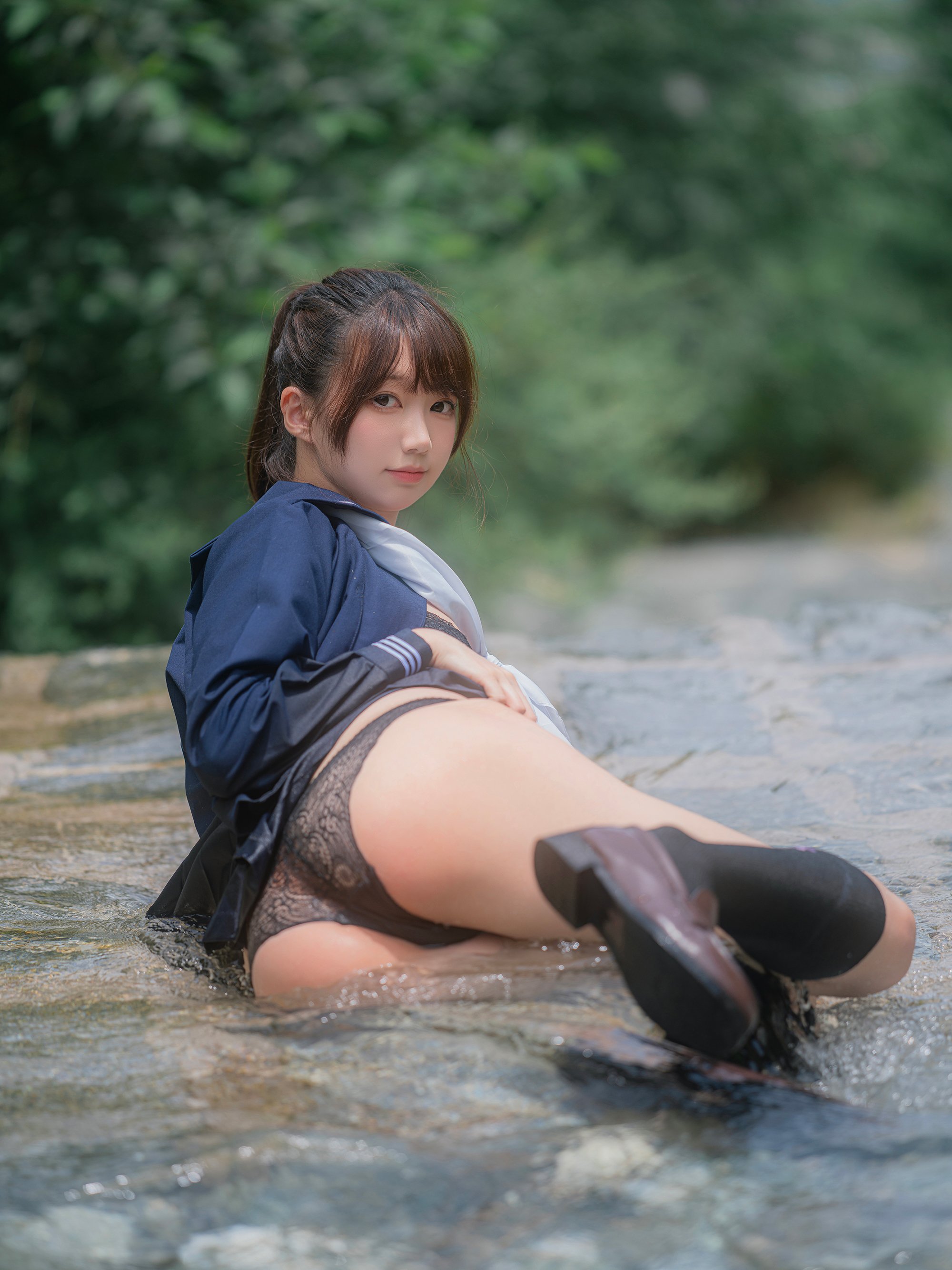 NAGISA Monster Meow - Playing with Water in the River