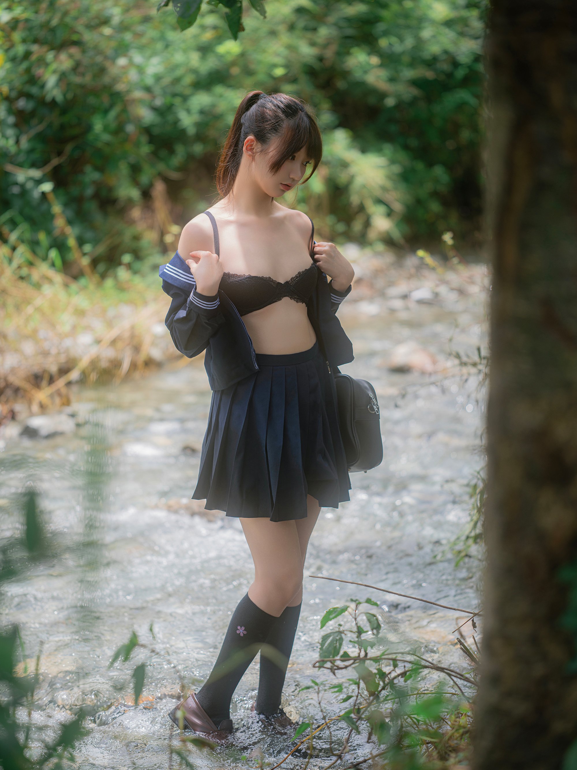 NAGISA Monster Meow - Playing with Water in the River