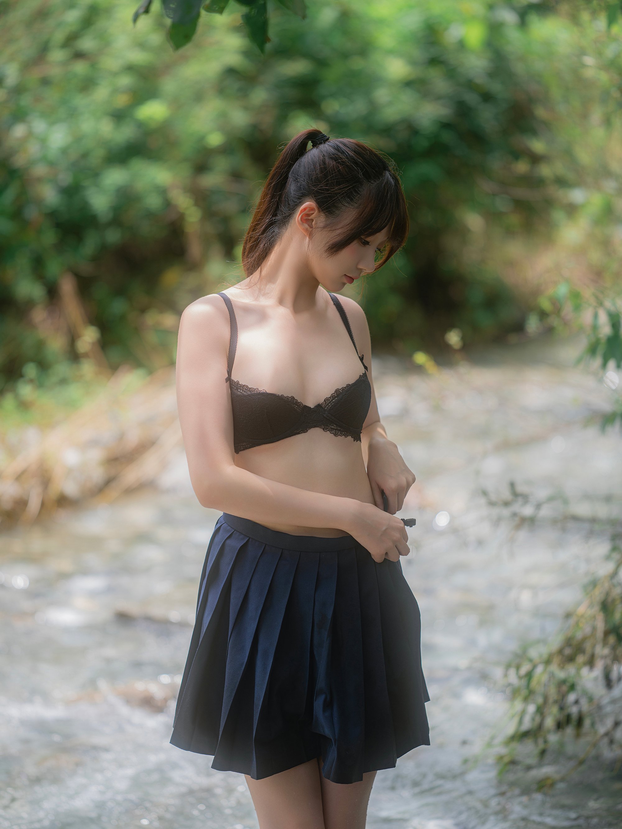 NAGISA Monster Meow - Playing with Water in the River