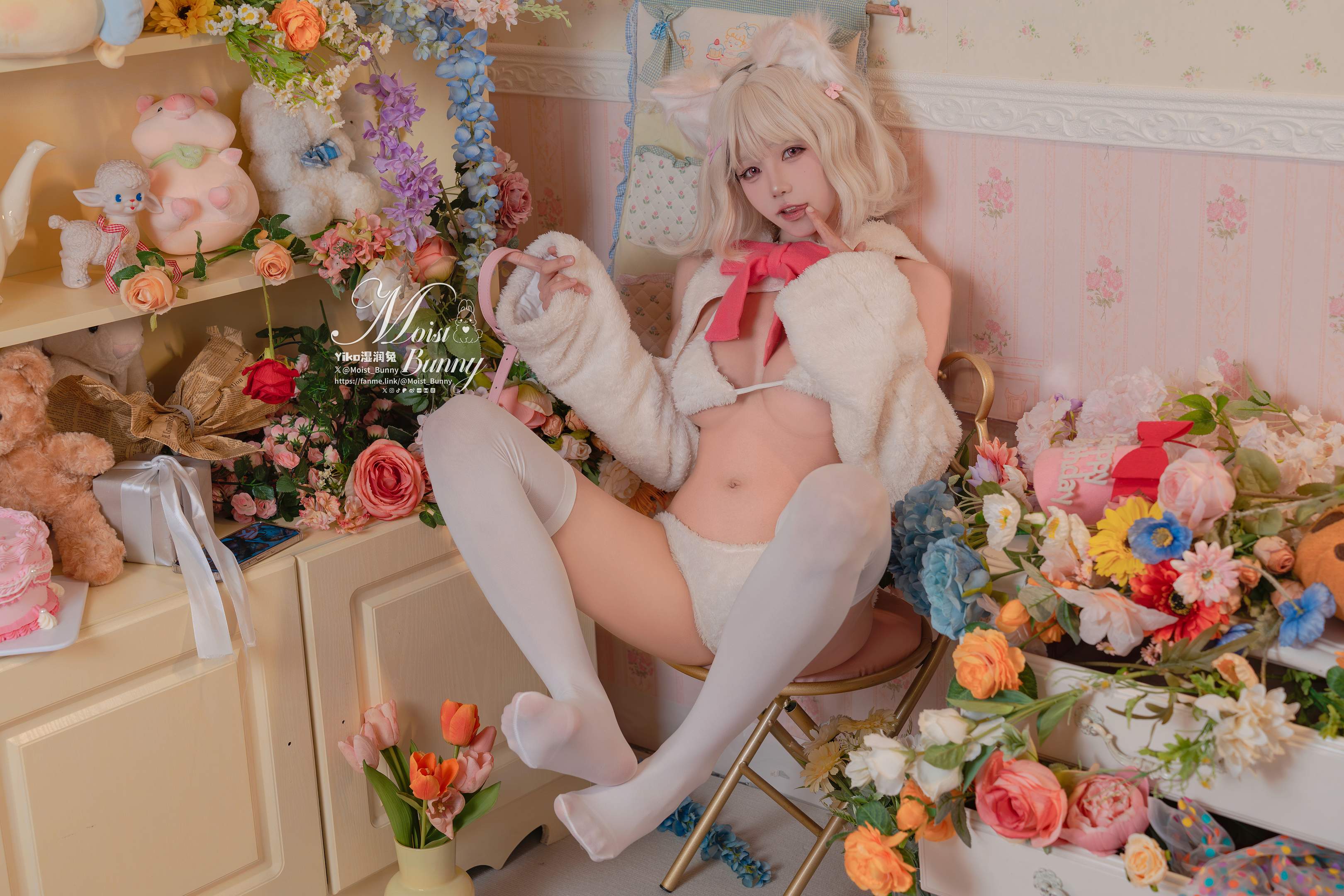 Bite a Bite of Bunny Girl - His Cat 1V
