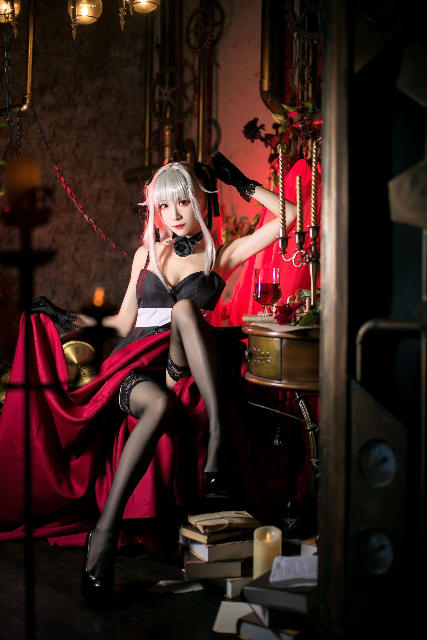 Tomoyo-chan - Vụ Chi Áo Lễ & Áo Tắm 30P