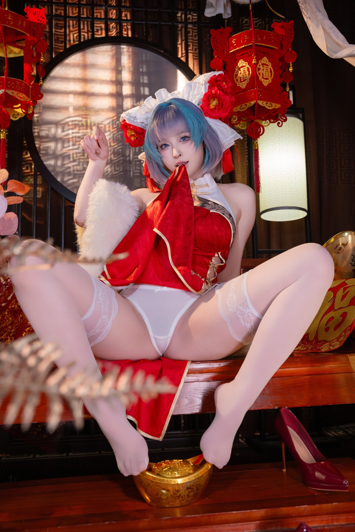 清水由乃 - Bạch Lam Hàng Tuyến Trà Khương Tân Xuân Qipao