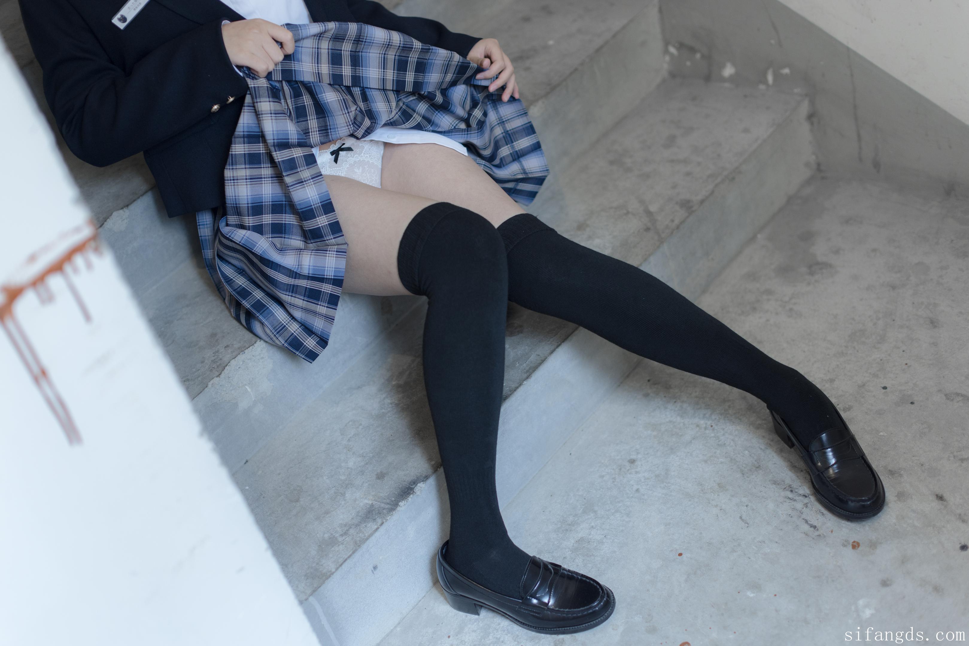 Senluo 小安 - R18定制 JK制服浴缸 Gallery