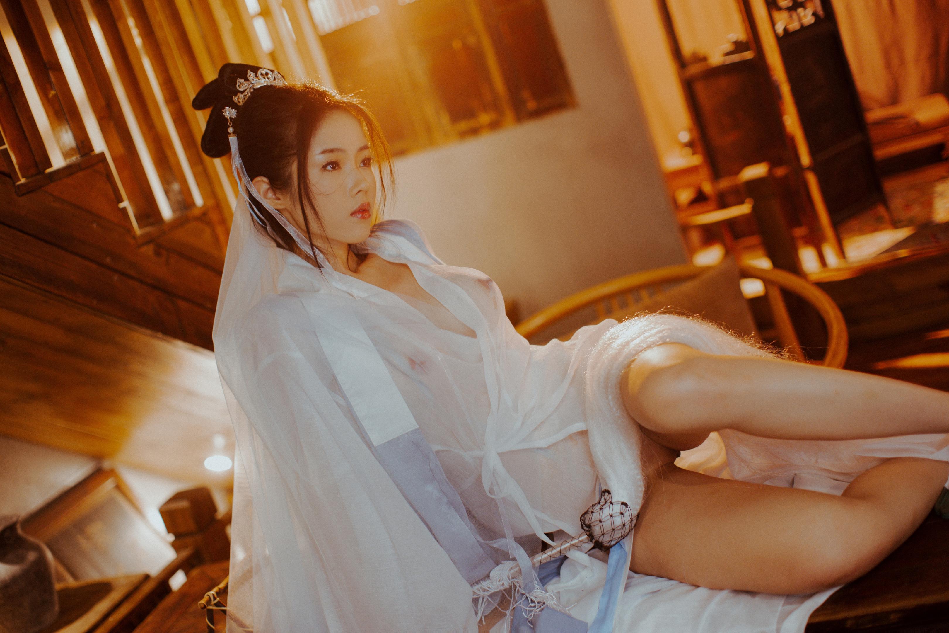 钛合金TiTi - Cuộc sống vô hồn 84P
