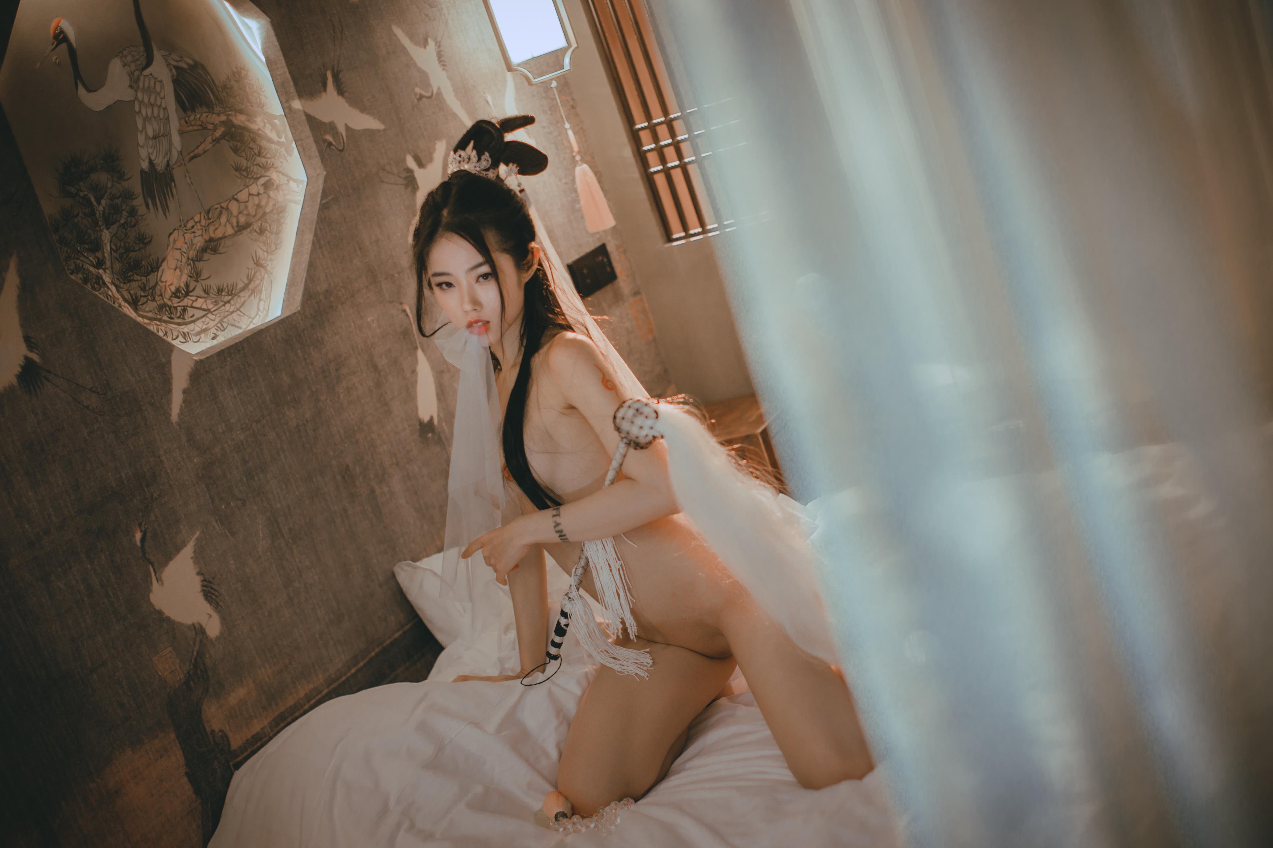 钛合金TiTi - Cuộc sống vô hồn 84P