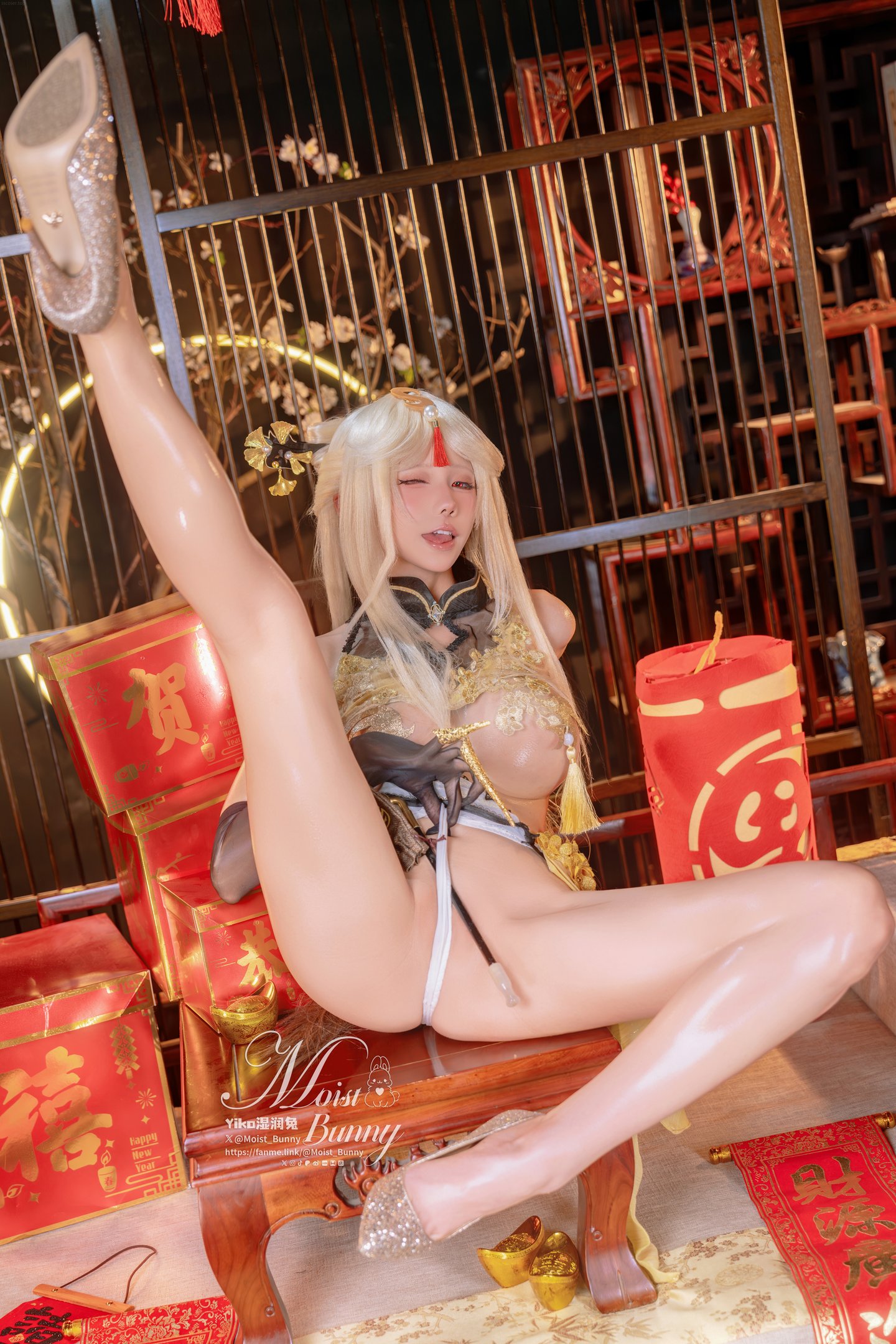 Yaoyikoutuniang Yiko湿润兔 - 金蛇来财 凝光贺岁 Good night kiss Photo Set 90P1V