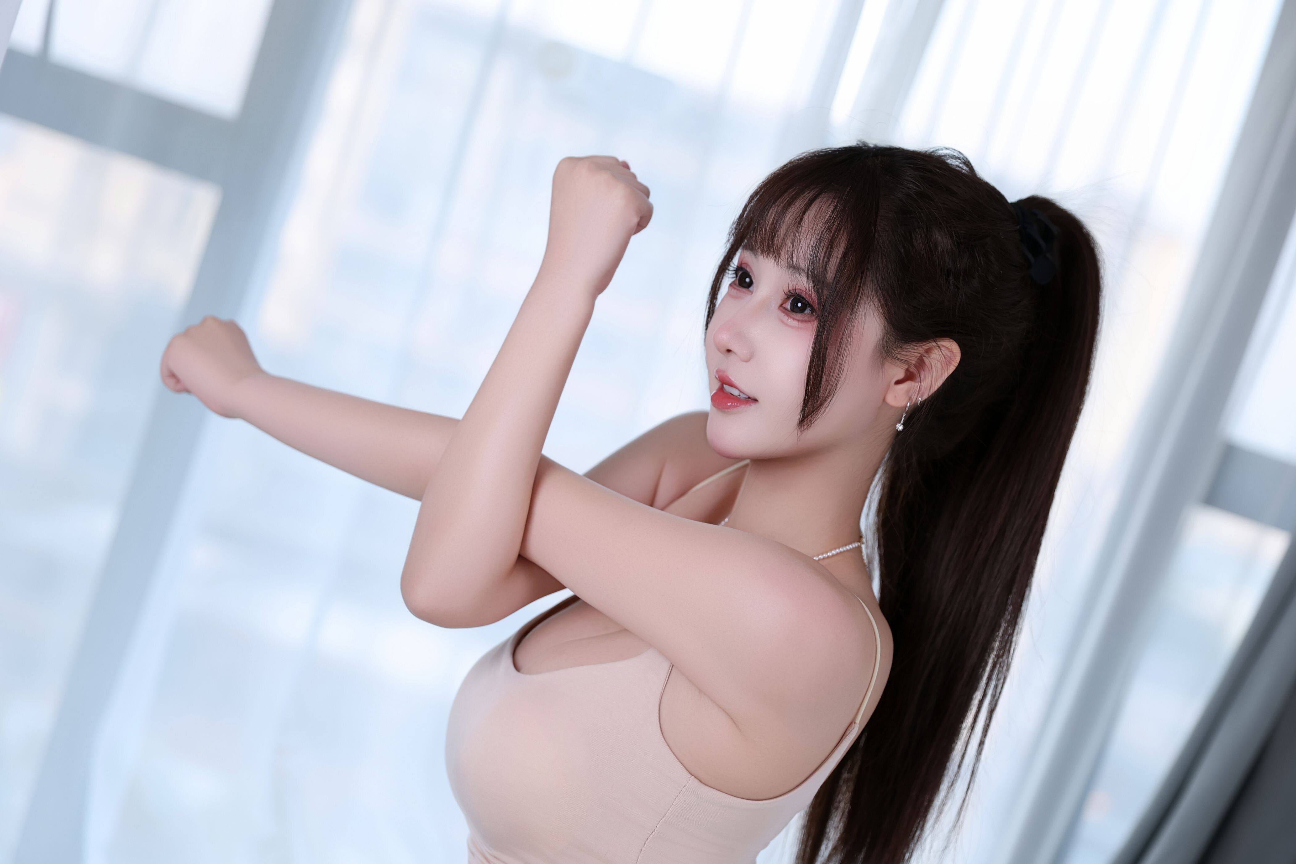 Miyu Hanyu - Yoga Sister 42P1V