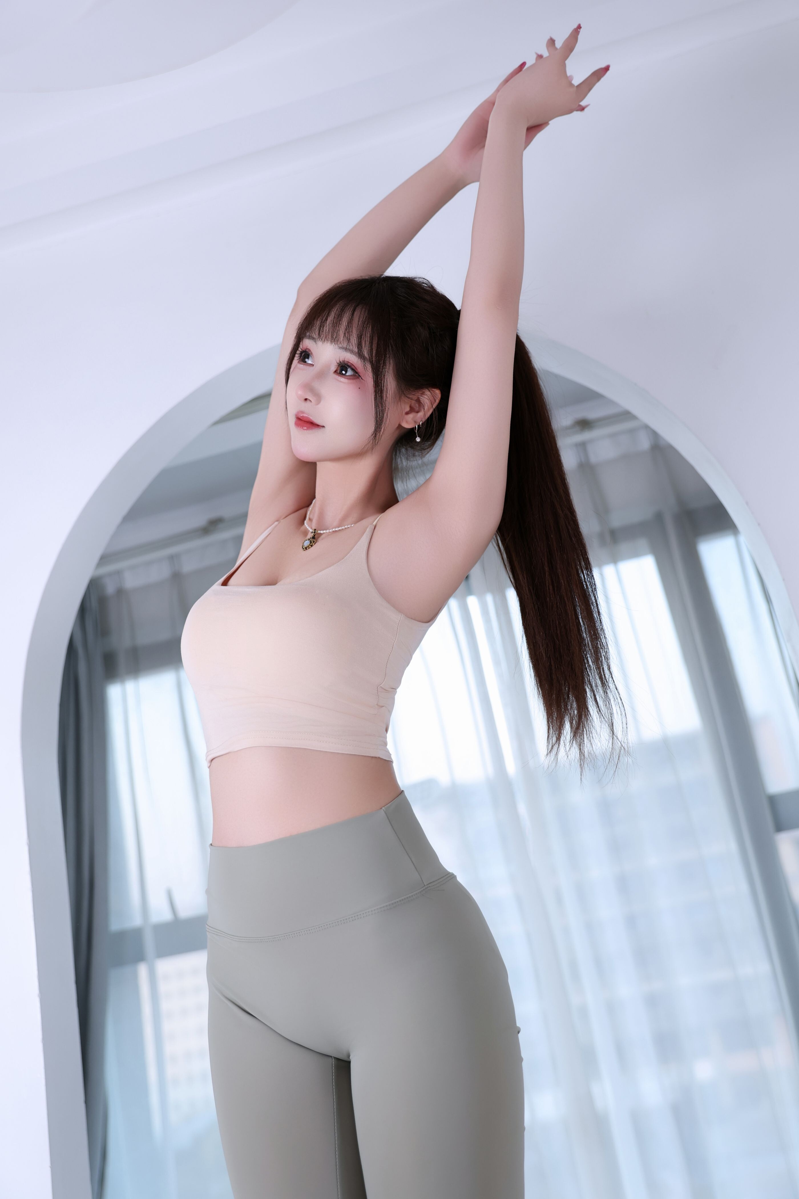 Miyu Hanyu - Yoga Sister 42P1V