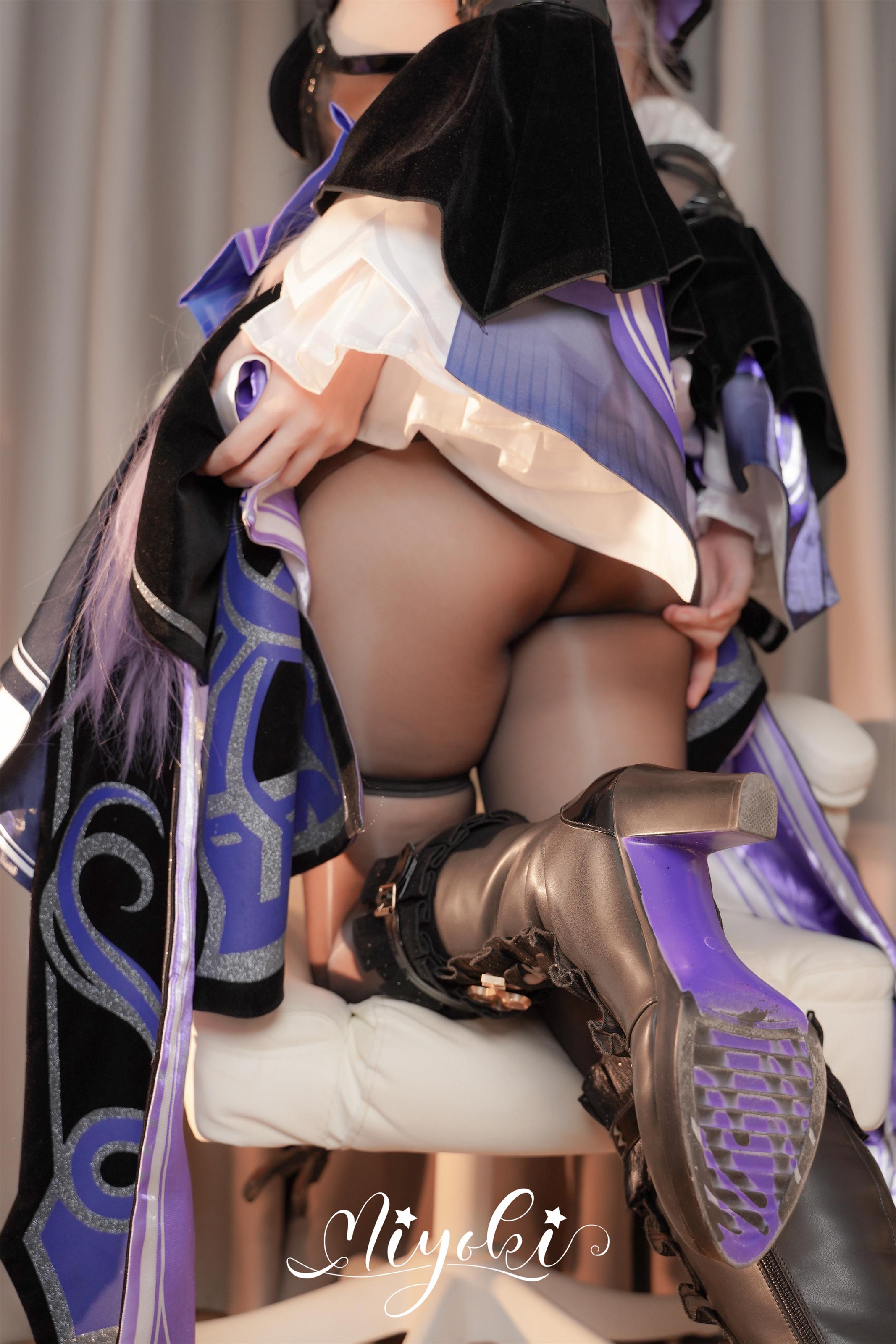 Suzuki Misaki - The Blessing of Beautiful Legs: The Da Hei Tower Chapter
