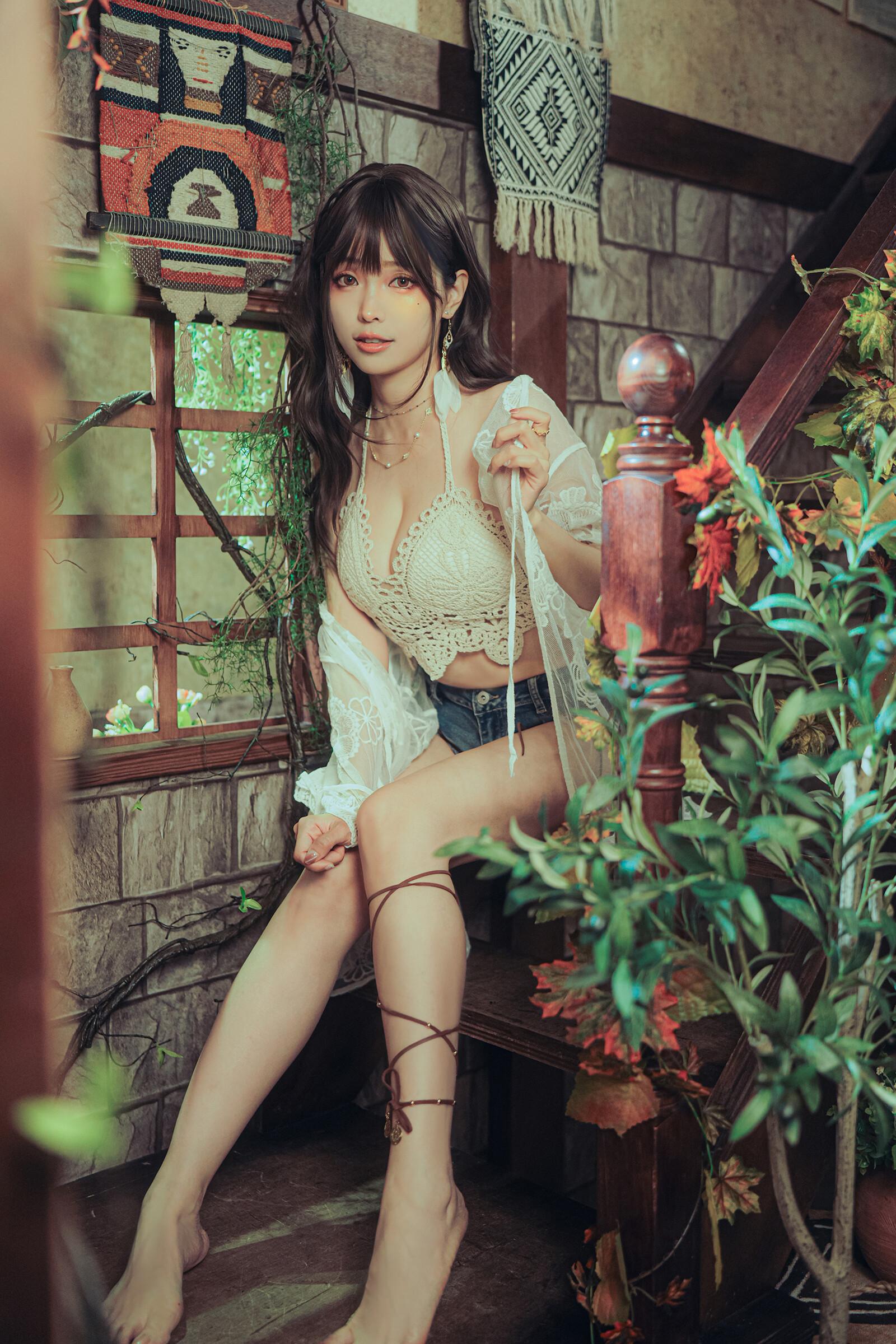 ElyEE子 - Secret Treehouse Escape 31P