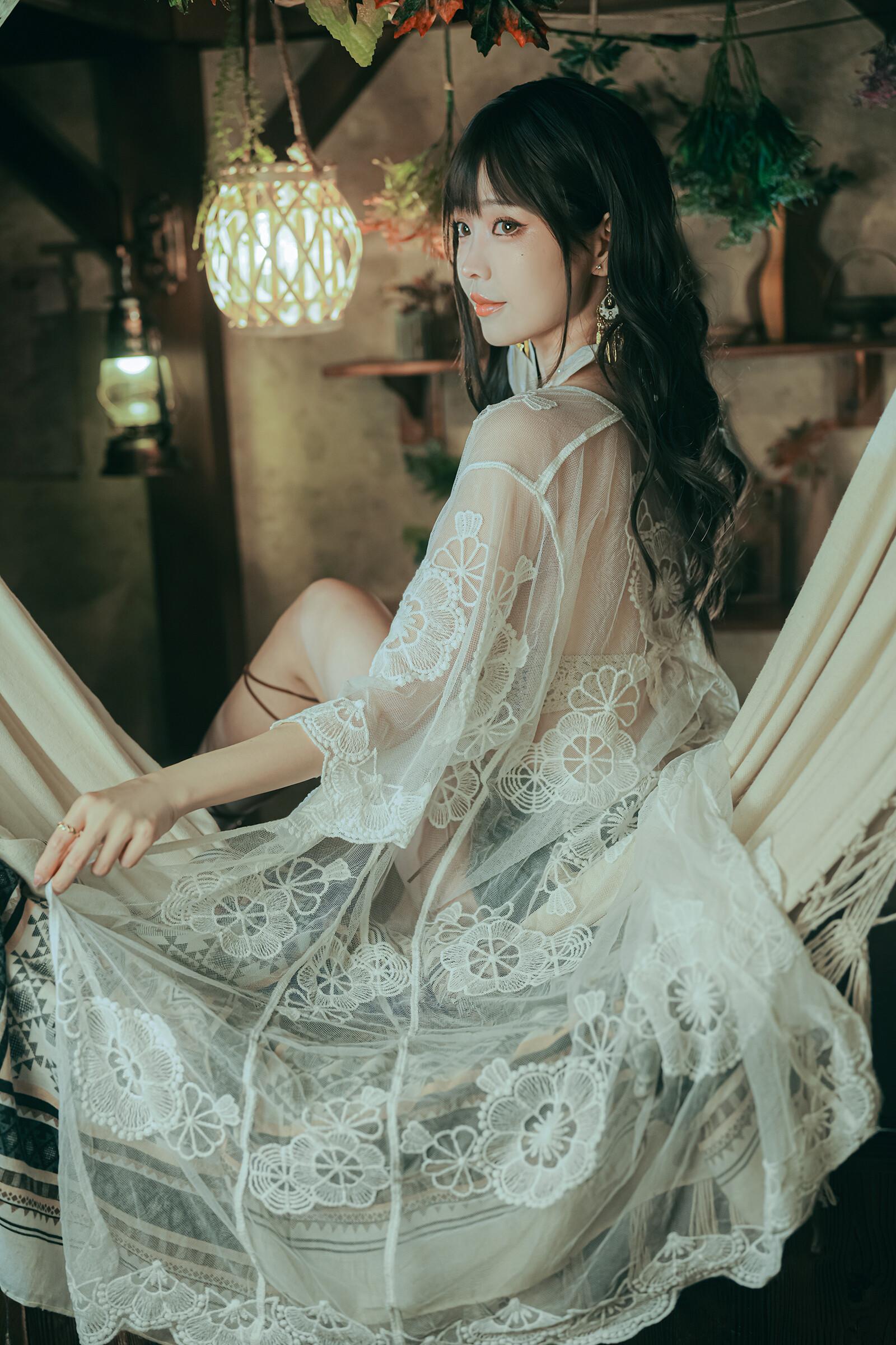 ElyEE子 - Secret Treehouse Escape 31P