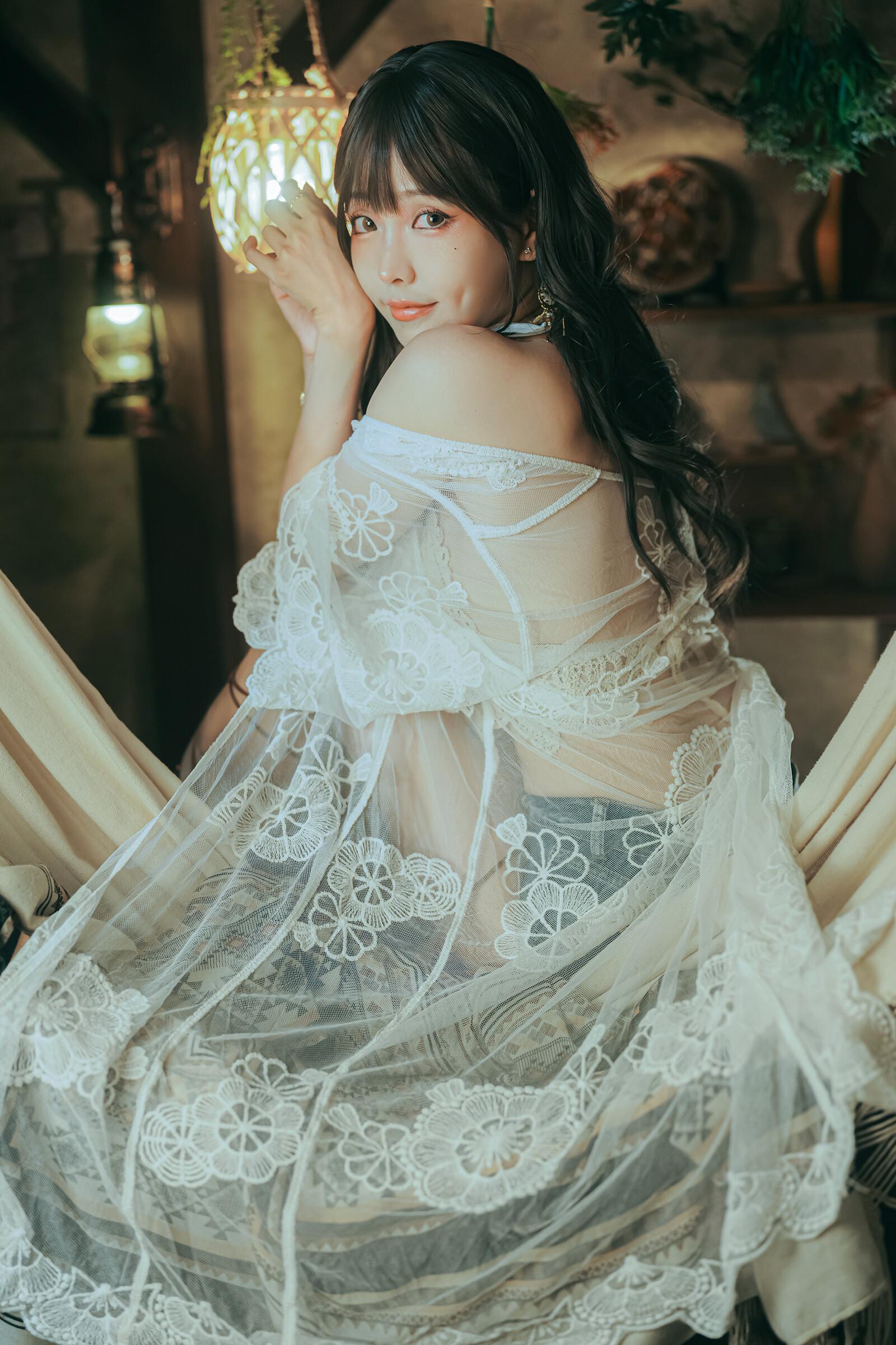 ElyEE子 - Secret Treehouse Escape 31P