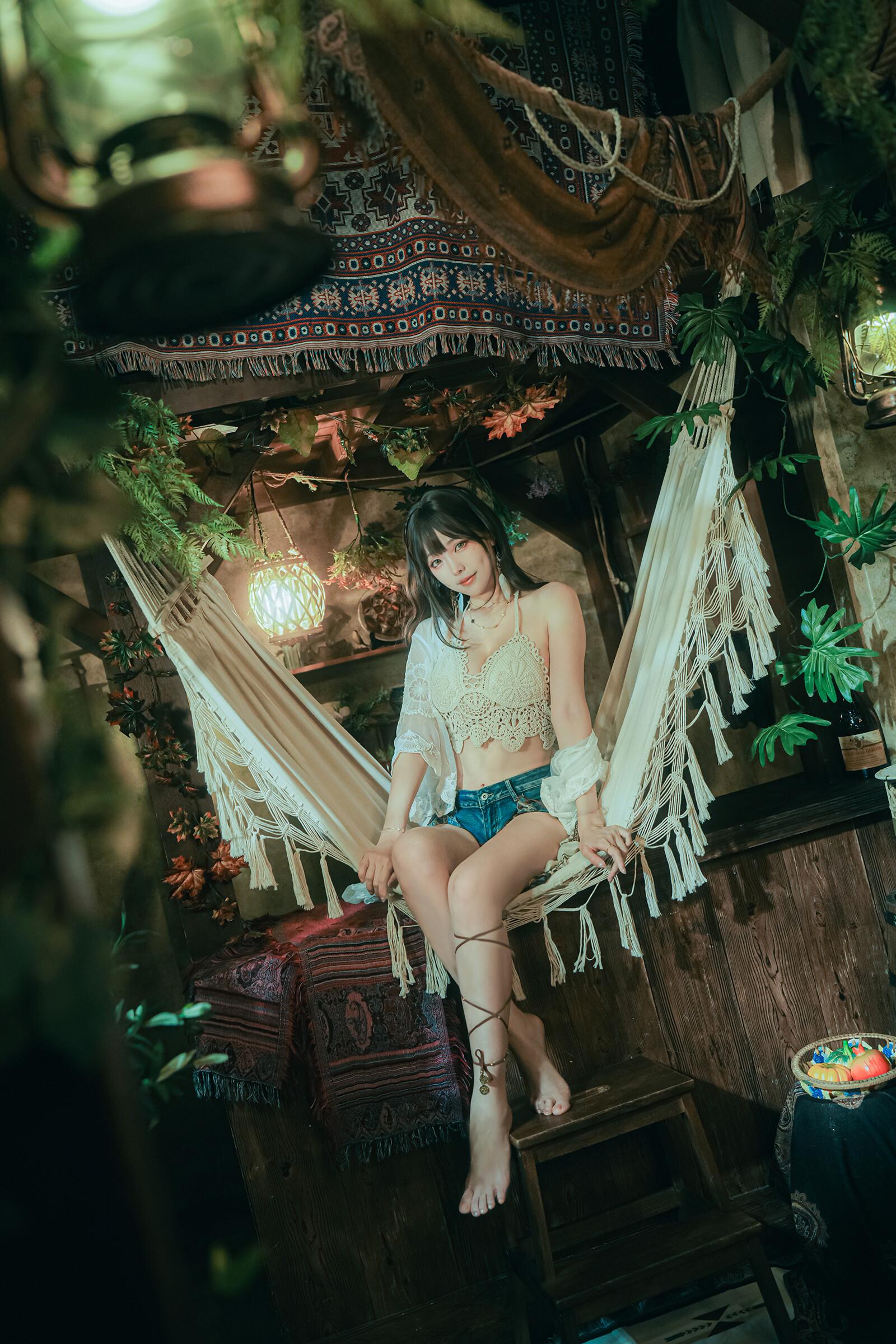 ElyEE子 - Secret Treehouse Escape 31P