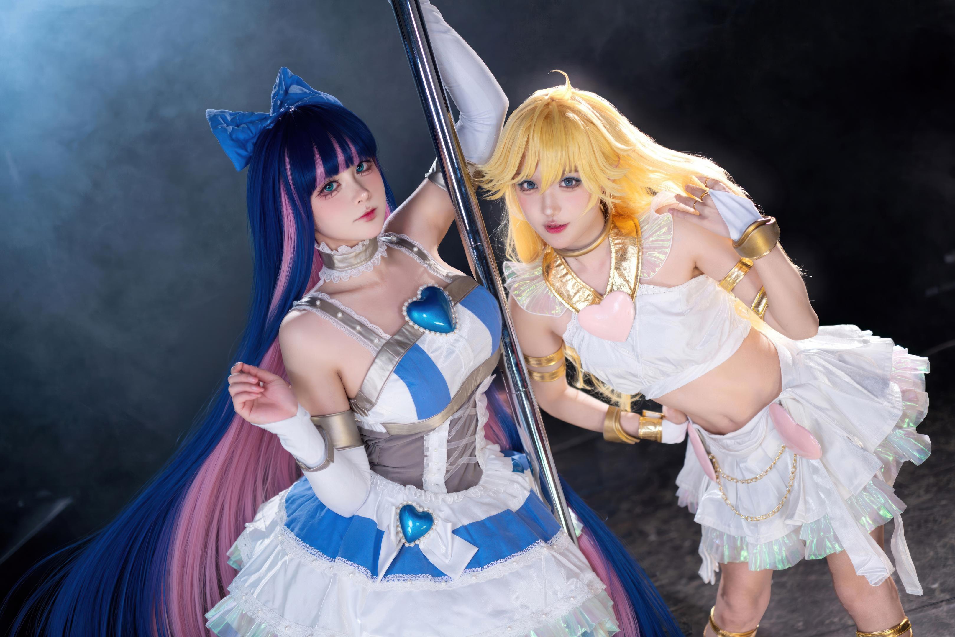アパオもウサギ娘 & スススソフィア - ガーターストッキングの天使