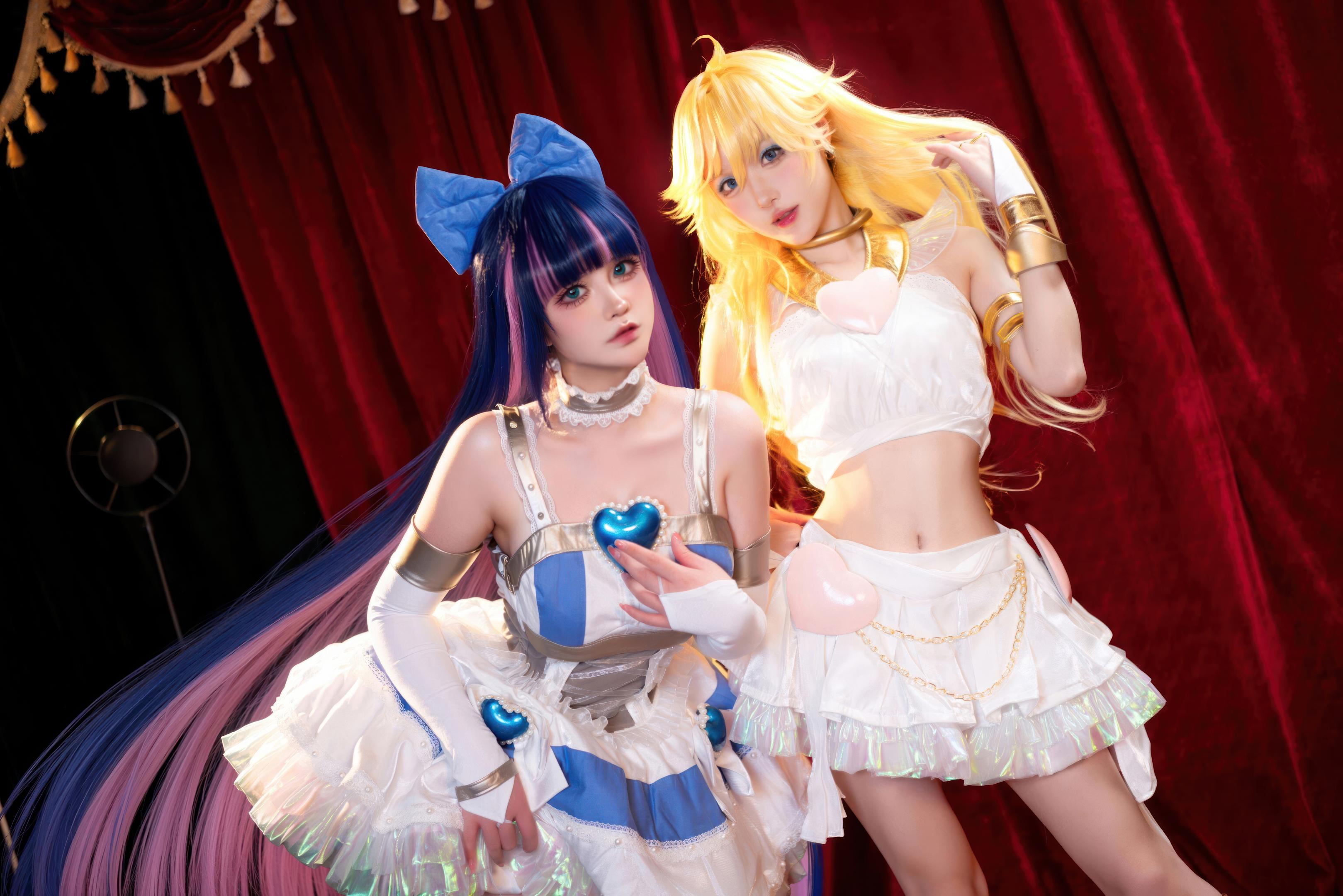 アパオもウサギ娘 & スススソフィア - ガーターストッキングの天使