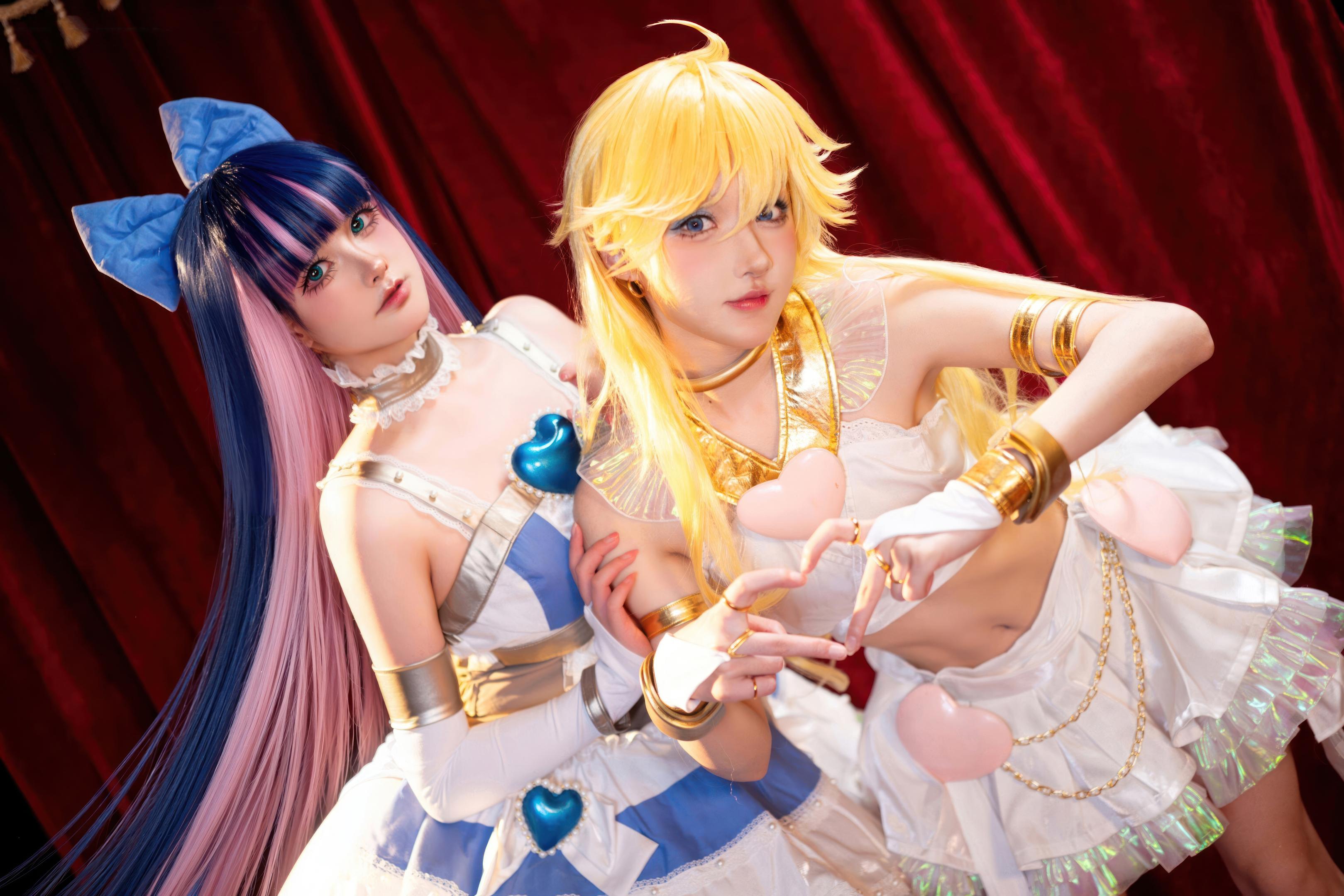 アパオもウサギ娘 & スススソフィア - ガーターストッキングの天使