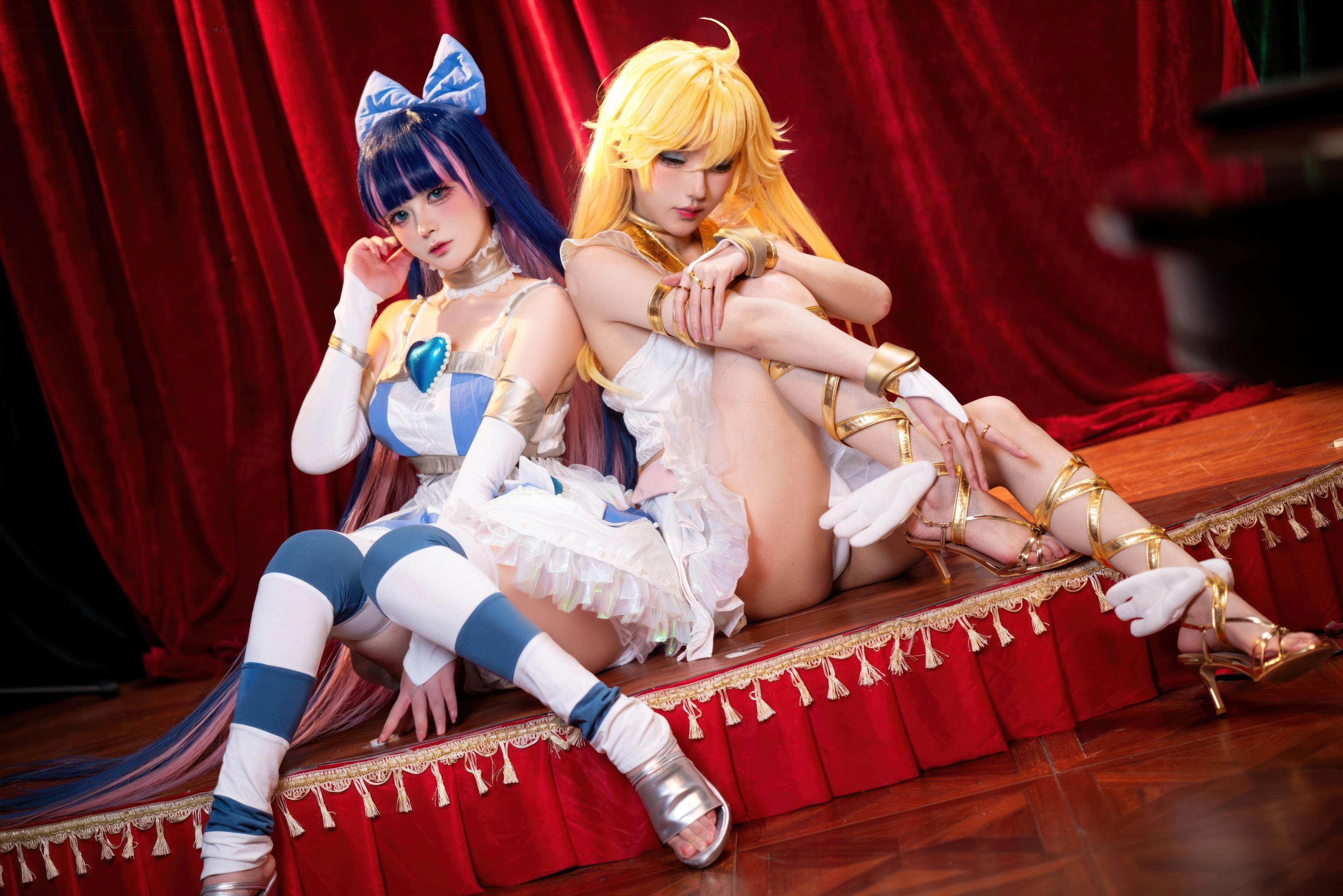 アパオもウサギ娘 & スススソフィア - ガーターストッキングの天使