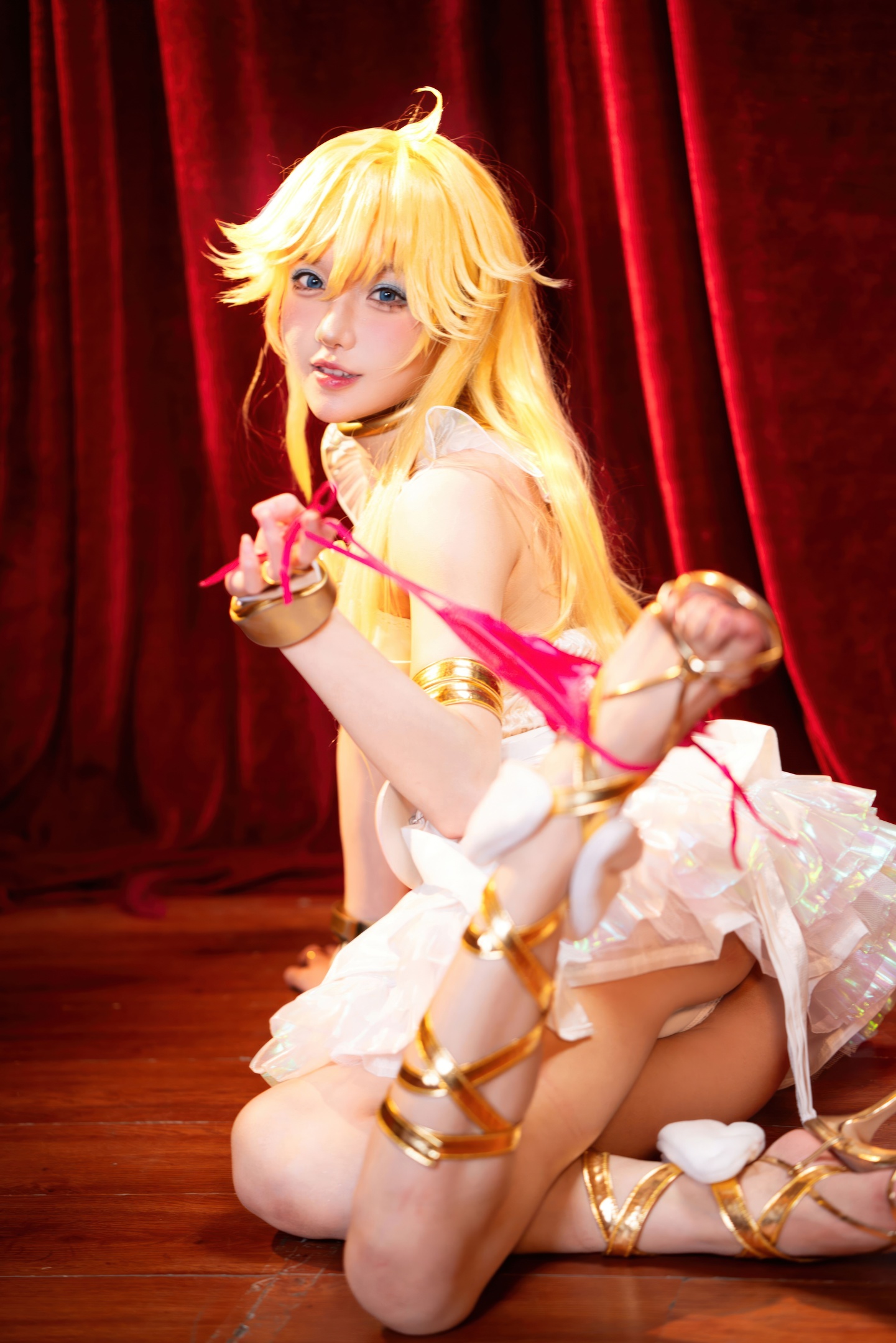 Abao is also a Rabbit Mother & Sū Sū Sū Sofia - Suspender Stockings Angel