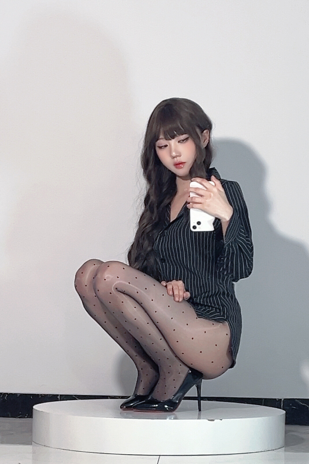 無影ニャンニャンゴースト - 秘書