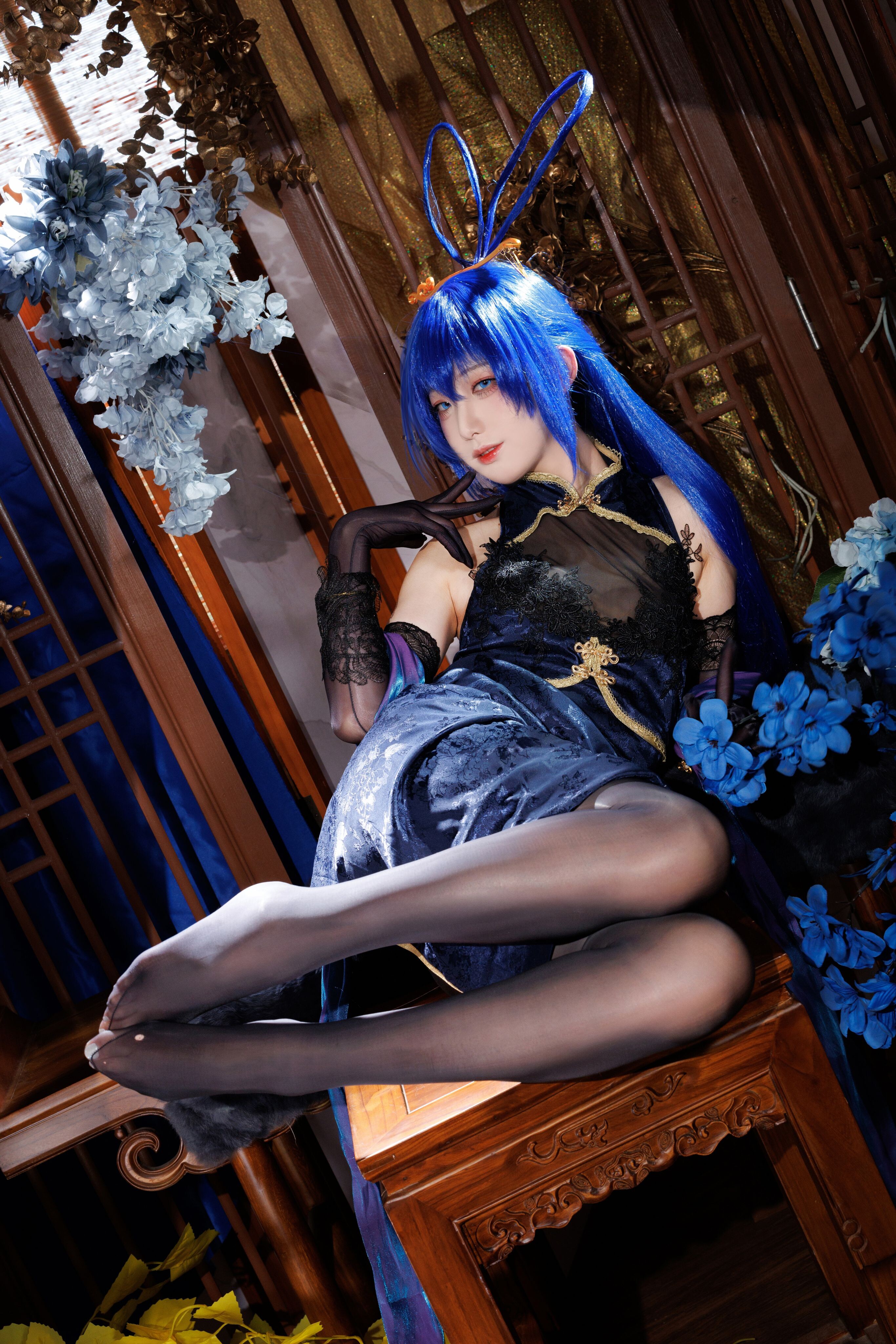 Bordering Garden - Floral Cheongsam