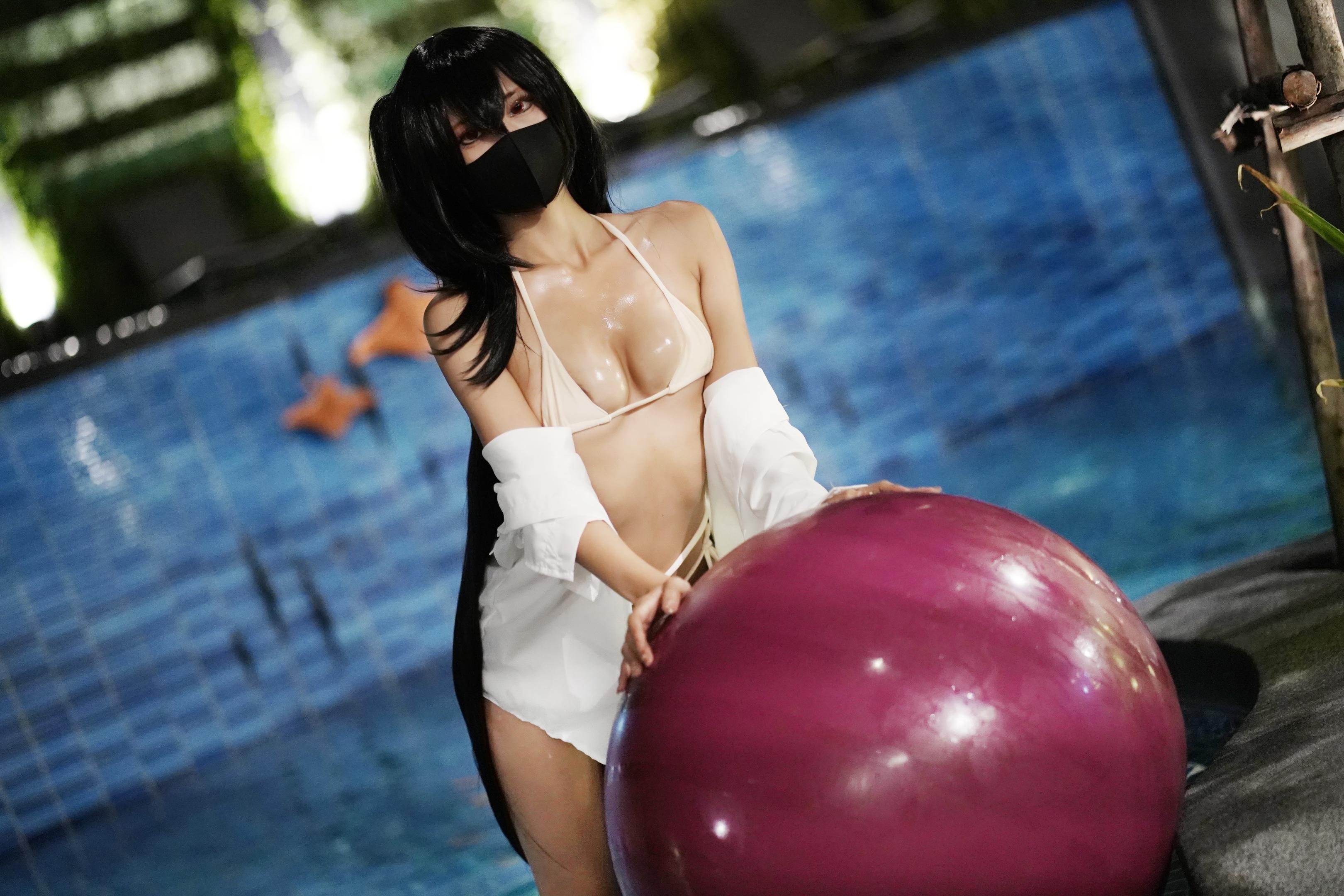 Bà mẹ nuôi chuyên nghiệp Tam Thủy Tử - Bikini Đại Phượng