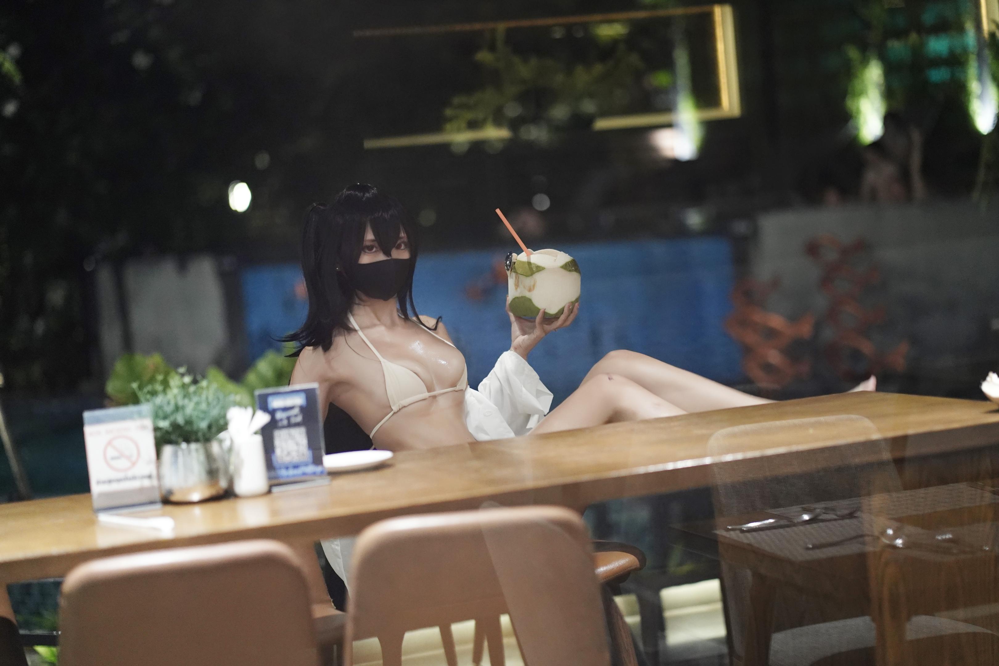 Bà mẹ nuôi chuyên nghiệp Tam Thủy Tử - Bikini Đại Phượng