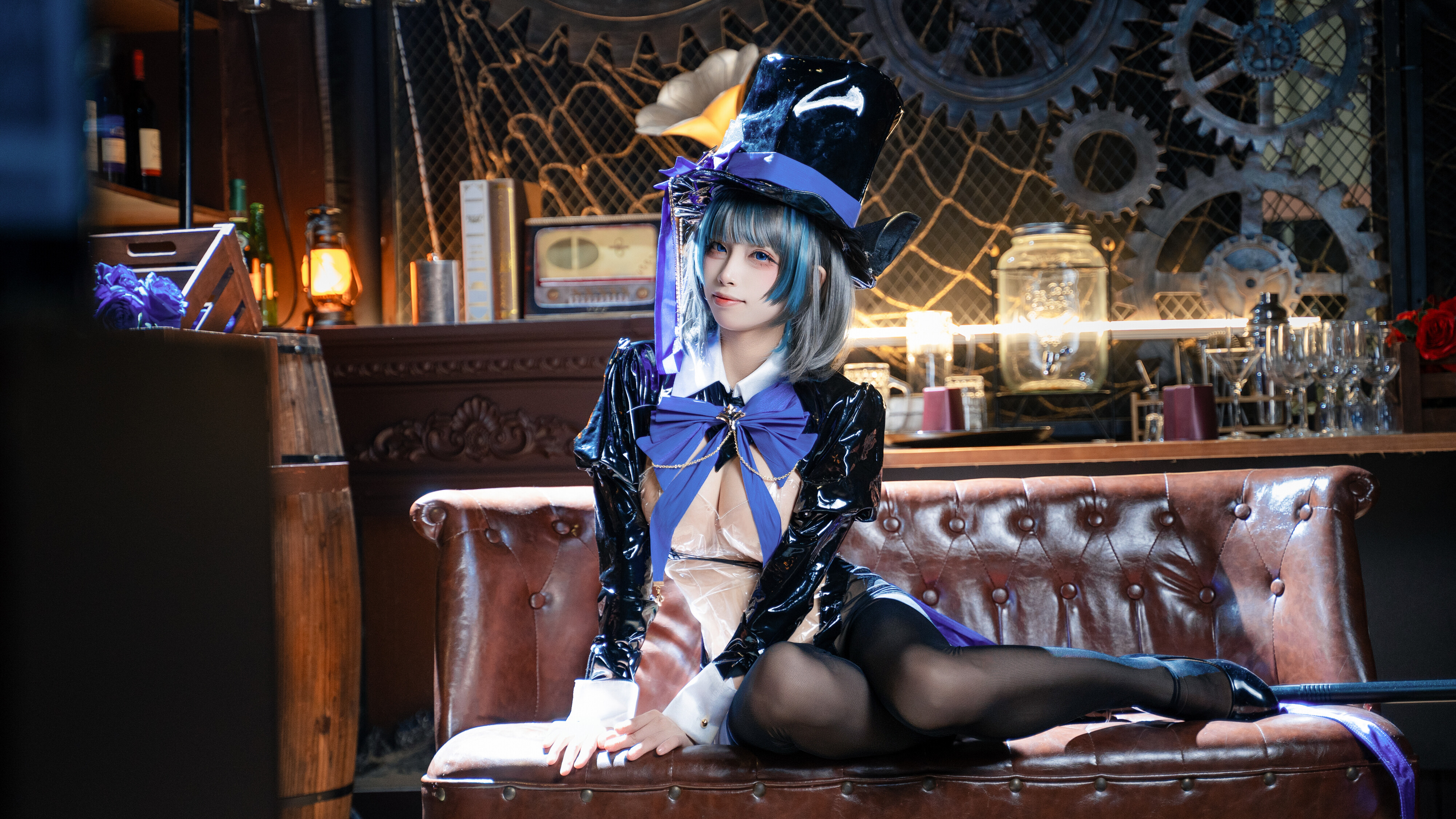 Ba người máy không người lái - Chiến hạm xanh dương, giấc mơ đêm tuyệt vời của Cheshire