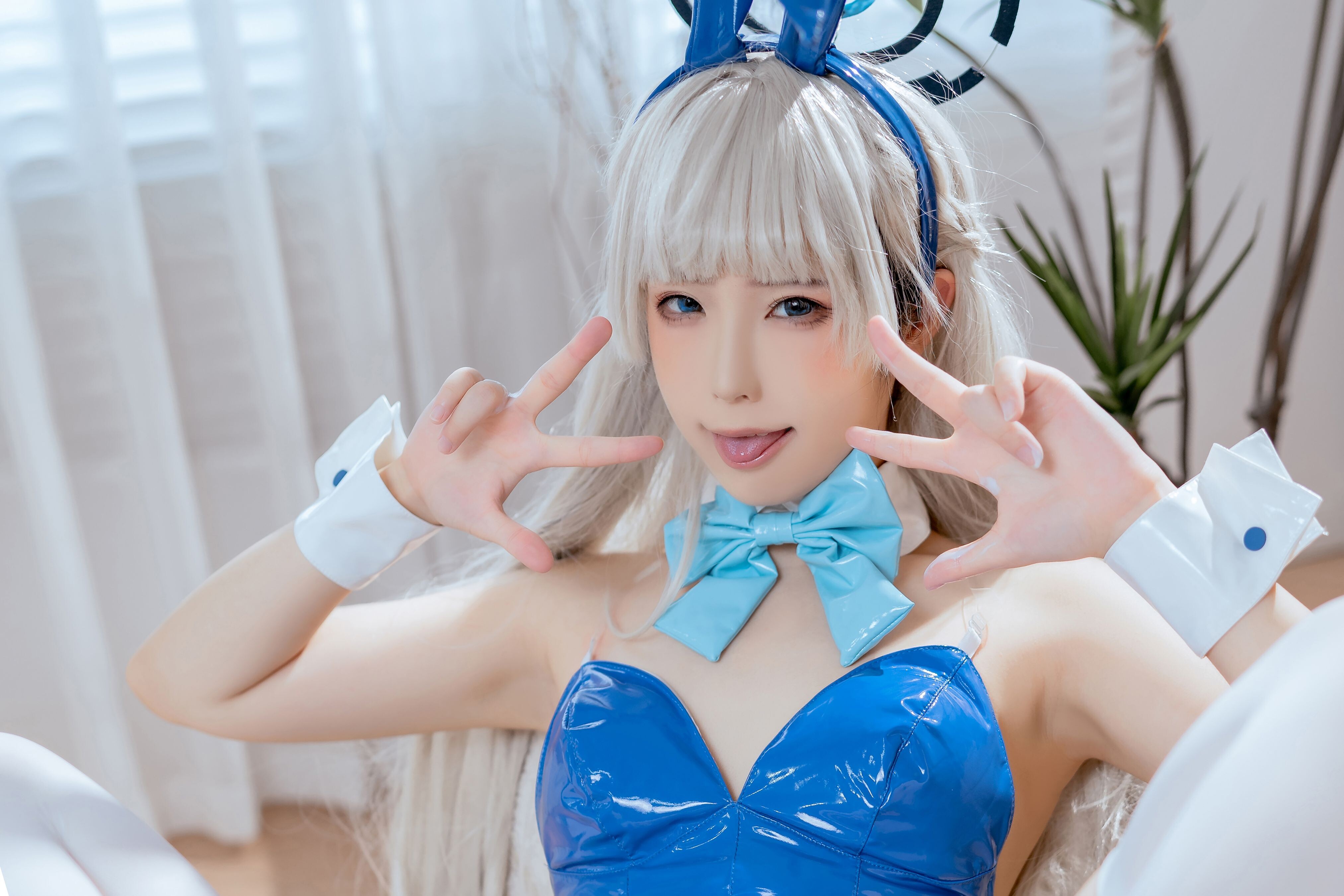 冉さんは少しお腹が空いていて、飛鳥馬時です。