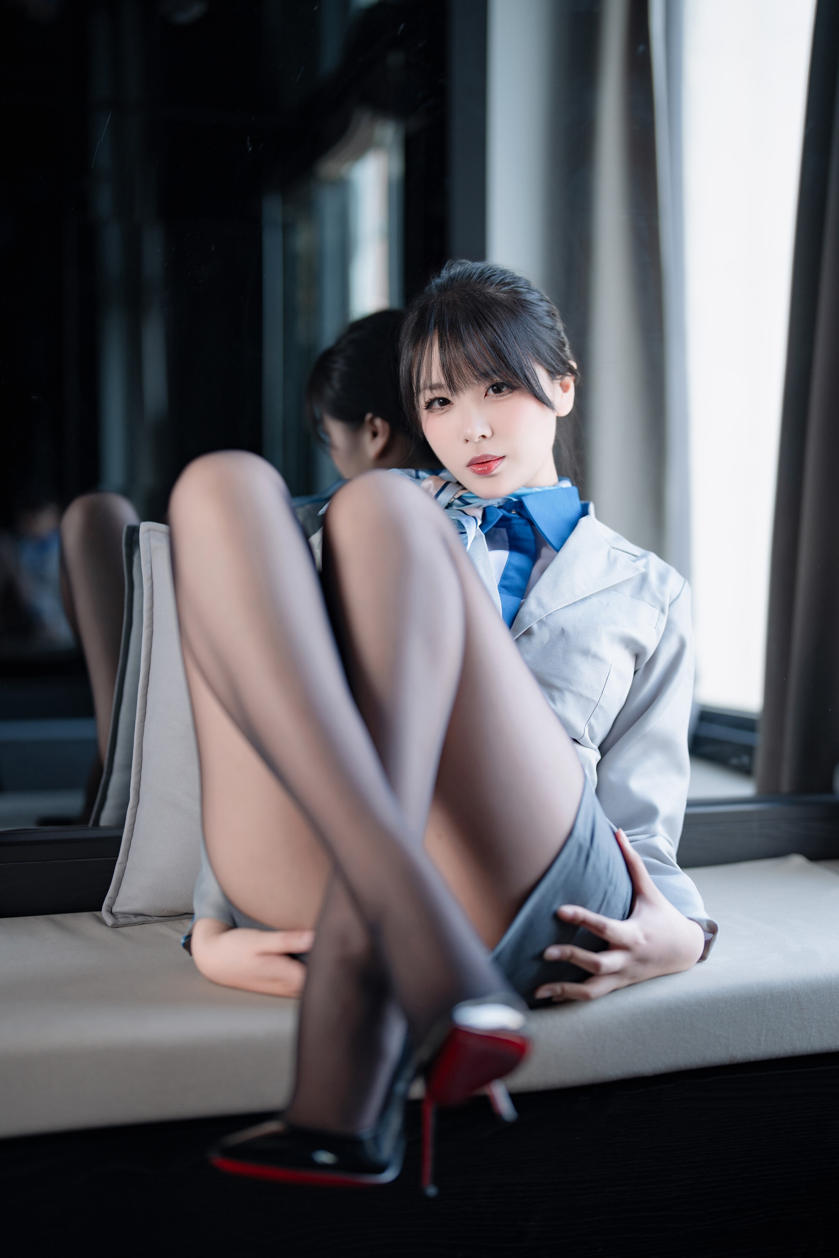 軒蕭學姐 - 空姐室內黑絲