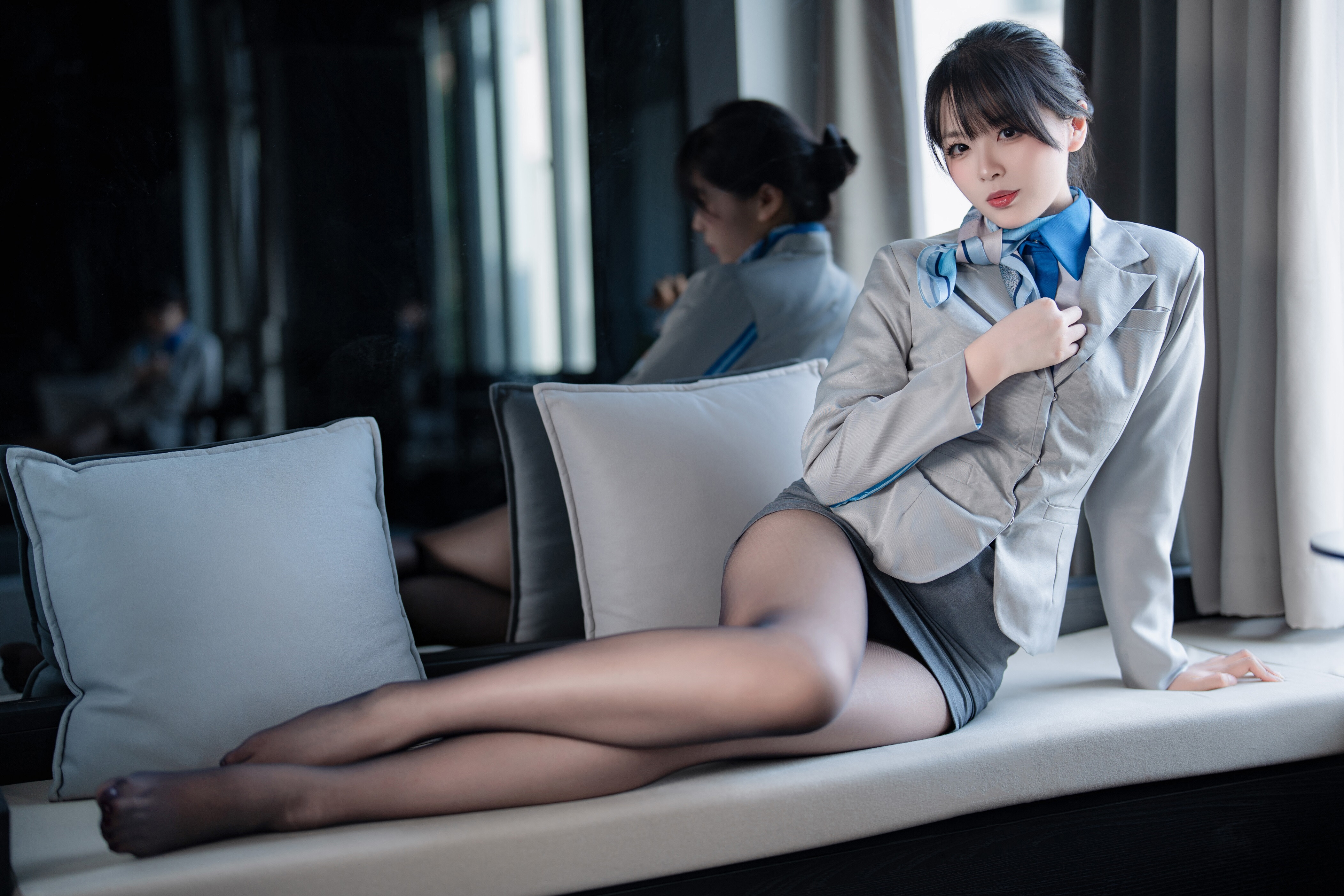 Xuan Xiao Senior Sister - Flight Attendant in Black Silk
