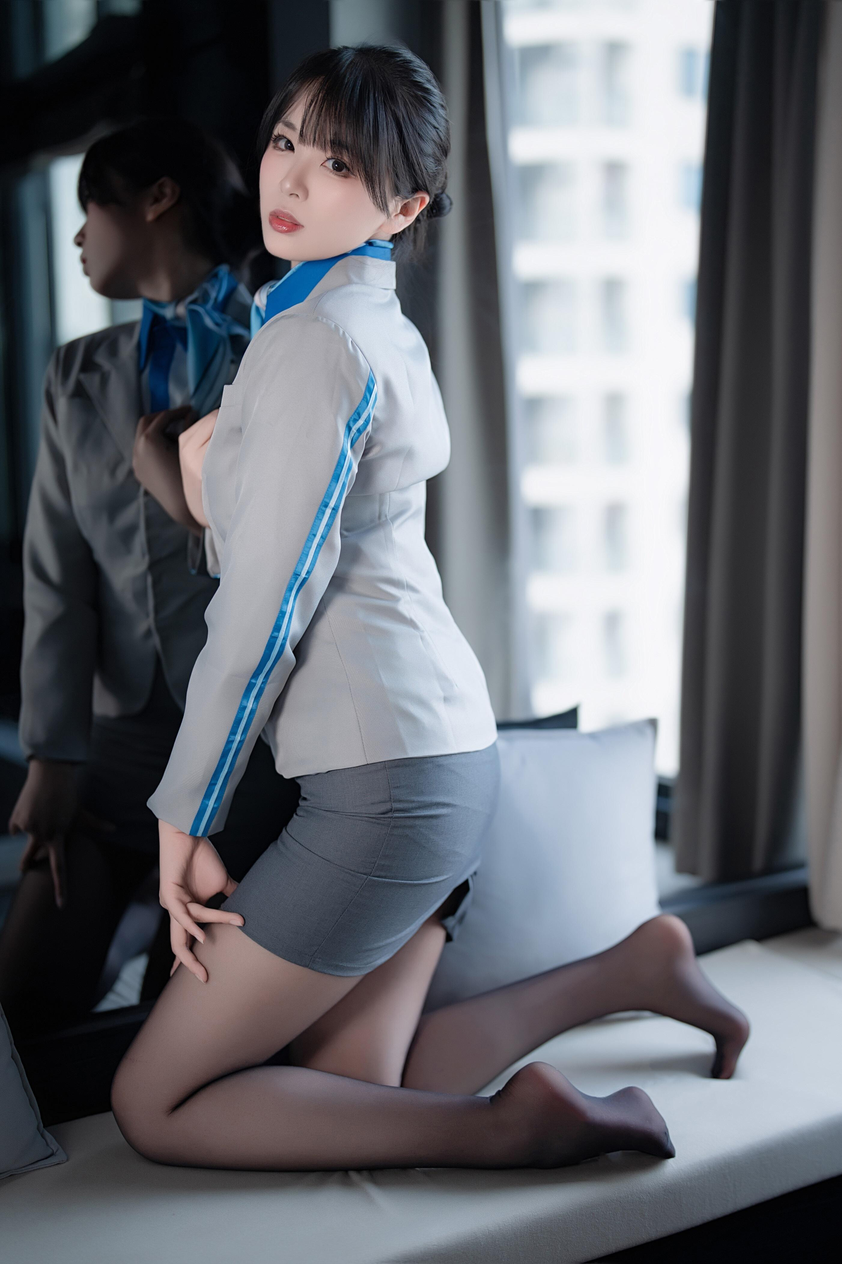 Xuan Xiao Senior Sister - Flight Attendant in Black Silk