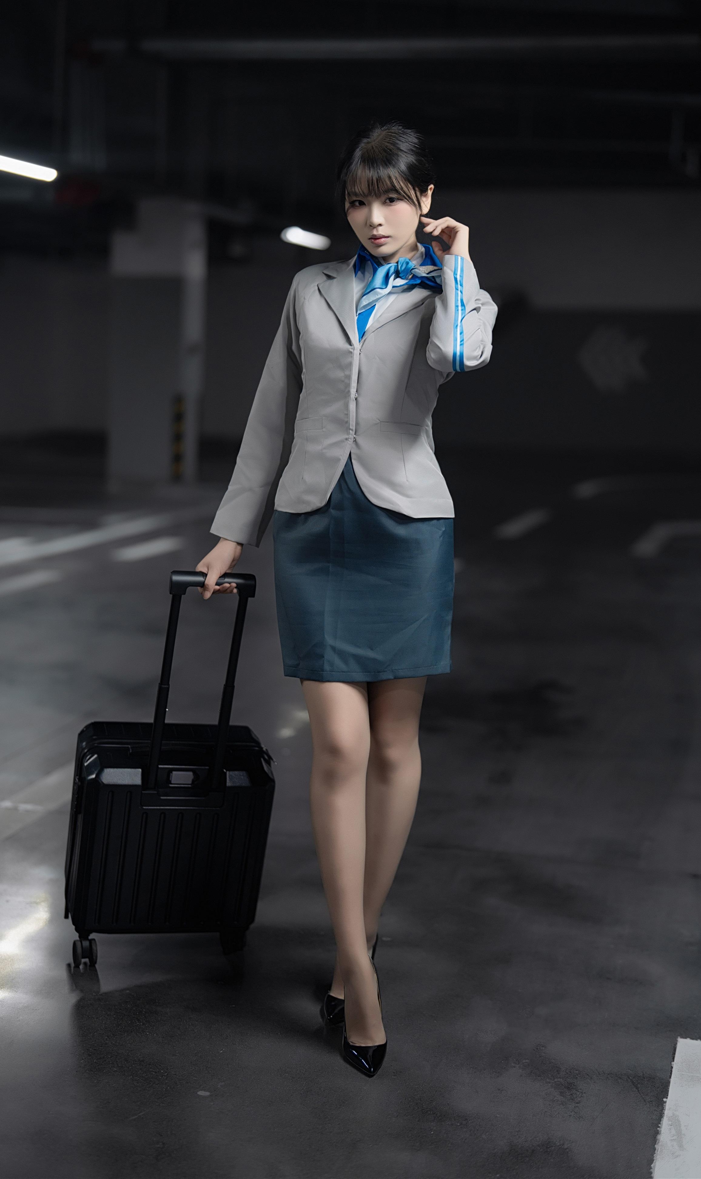 Xuan Xiao Senior Sister - Flight Attendant Car Park
