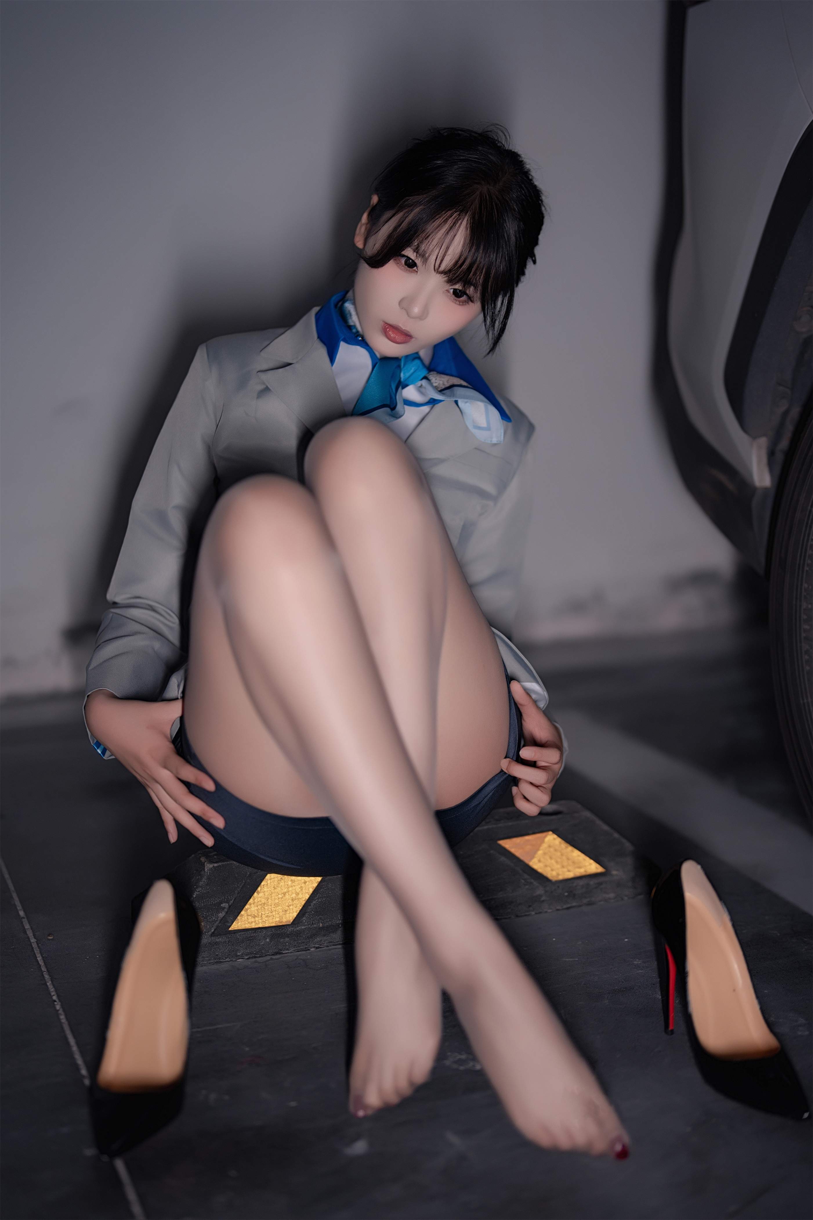 Xuan Xiao Senior Sister - Flight Attendant Car Park