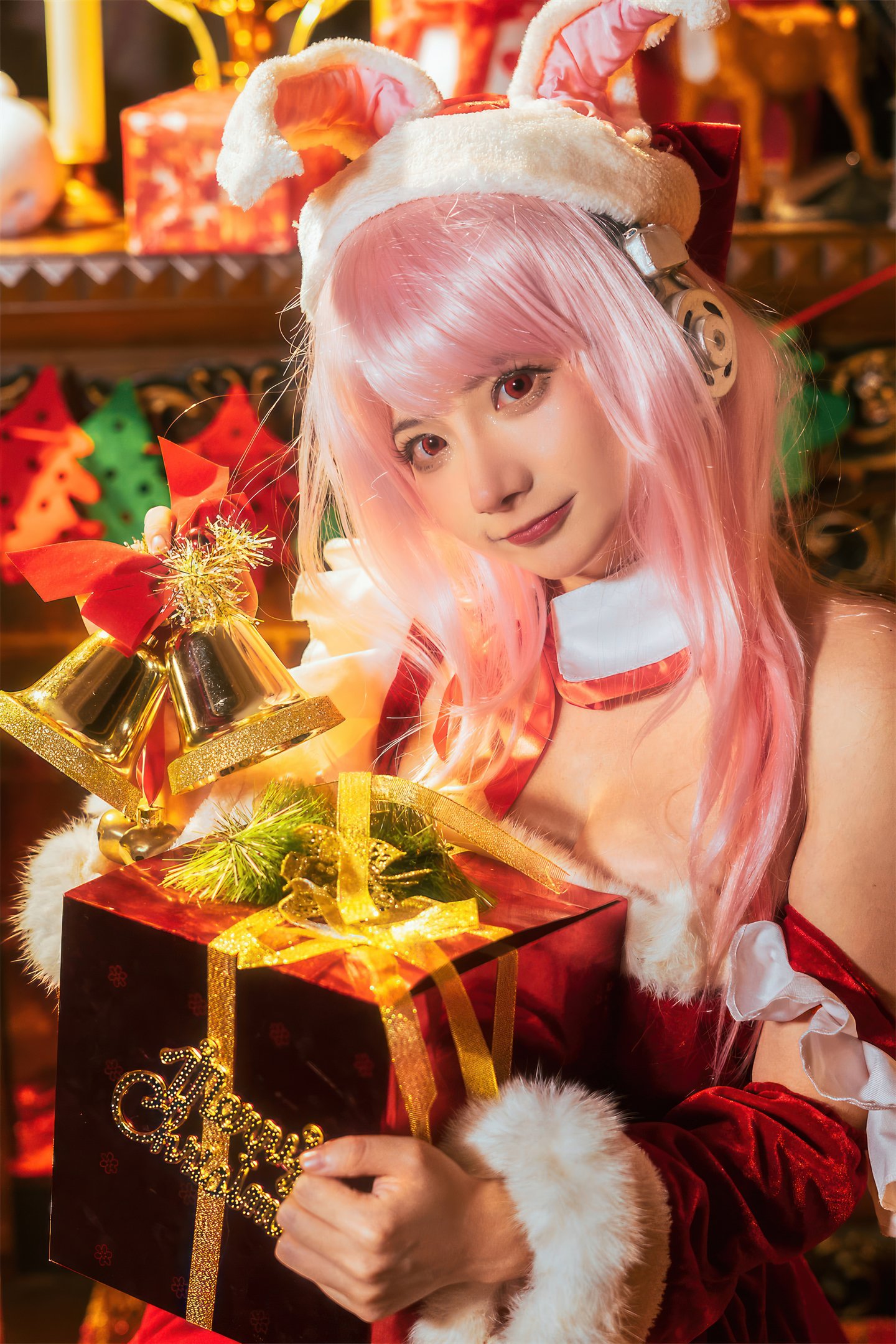 Is three, not world - Sony  Christmas 44P